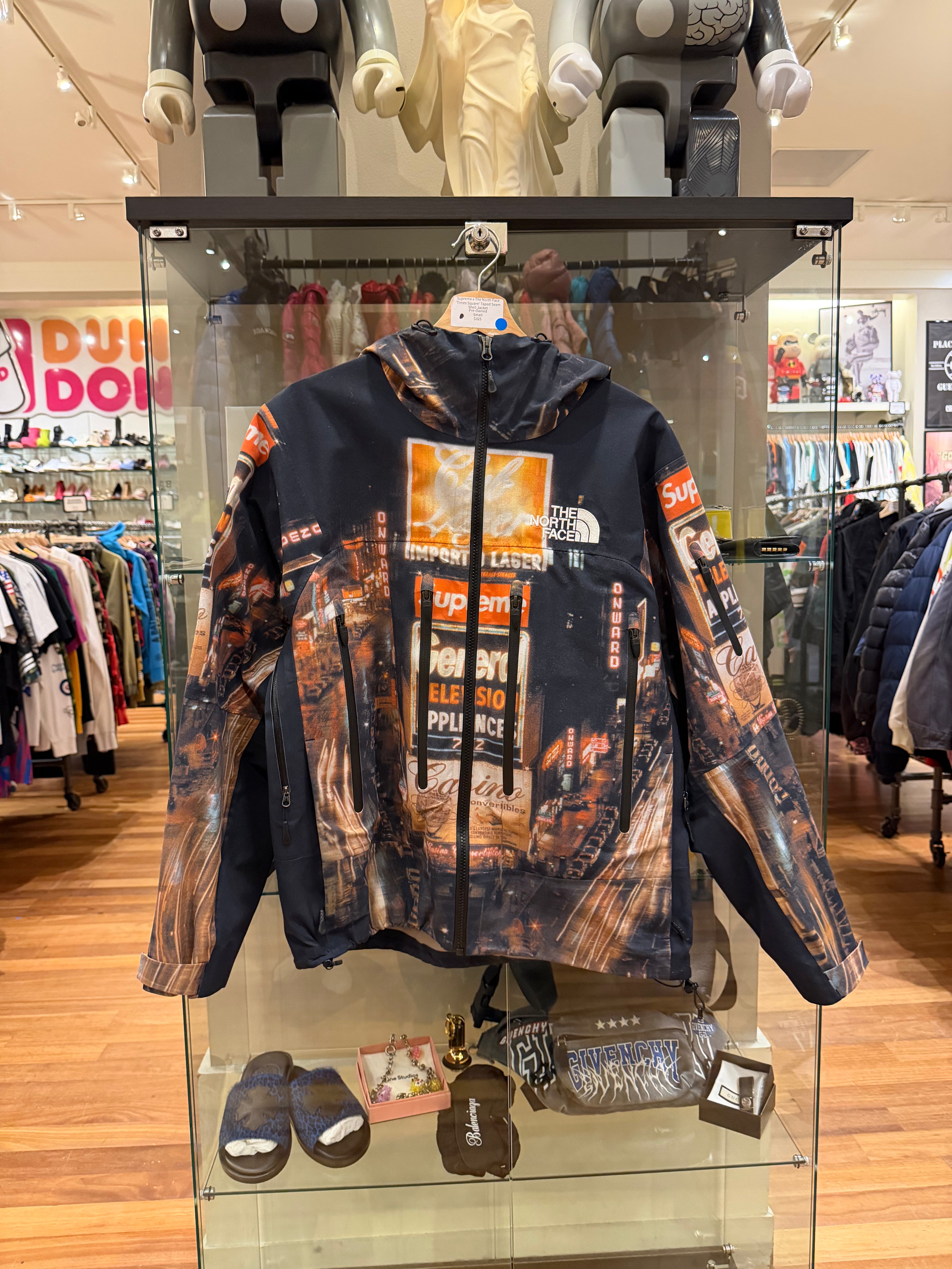 Supreme x The North Face
'Times Square' Taped Seam