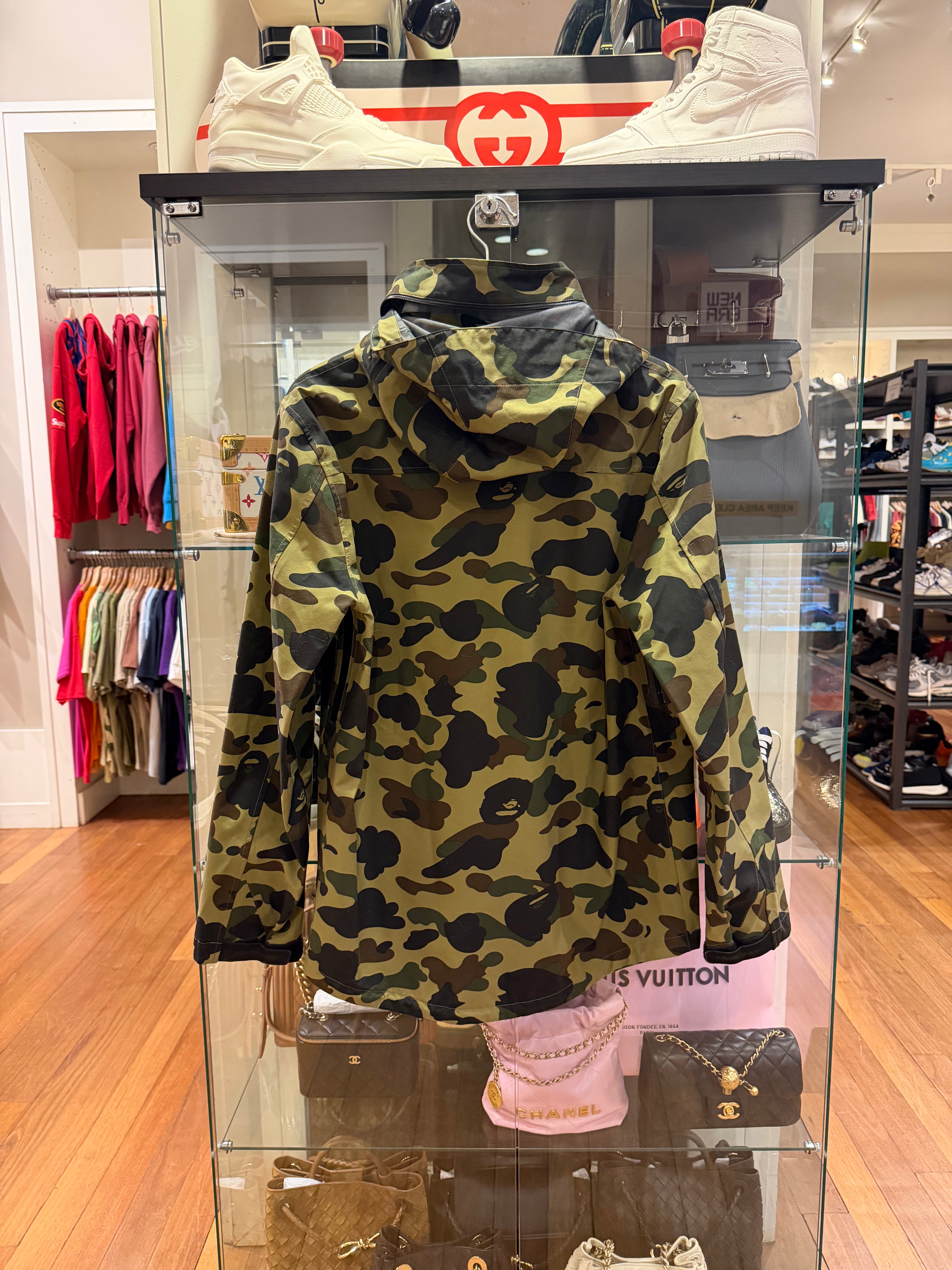 Bape GORE-TEX 1st Camo
Shell Jacket - Camo