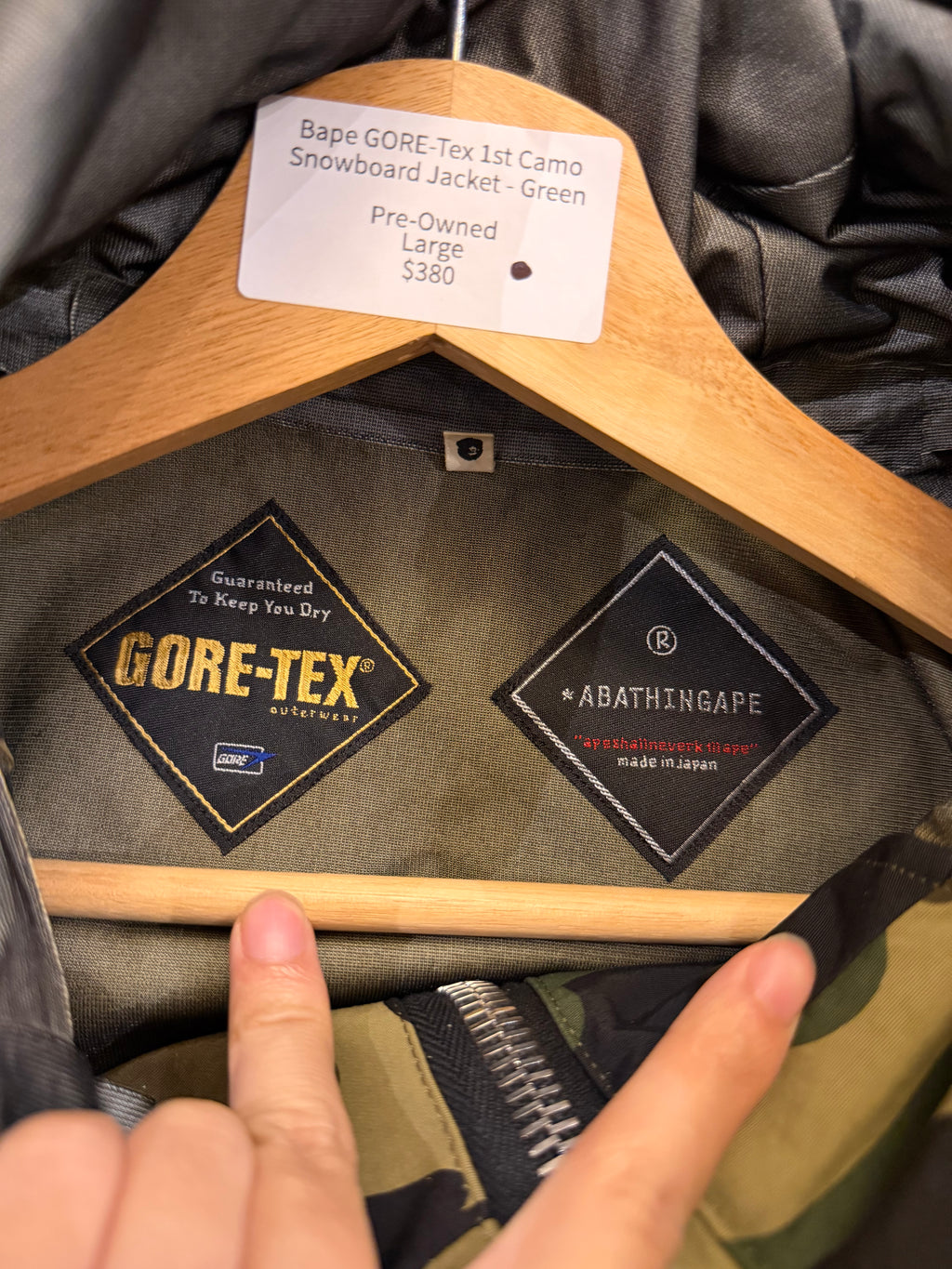 Bape GORE-Tex 1st Camo
Snowboard Jacket - Green
