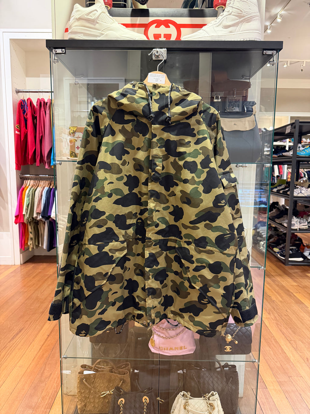 Bape GORE-Tex 1st Camo
Snowboard Jacket - Green