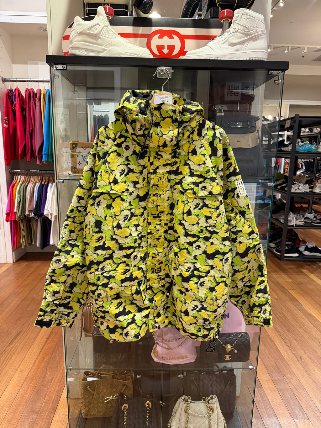 Bape x Kaws OG Cloud Camo
Snowboard Jacket -
Green/Yellow