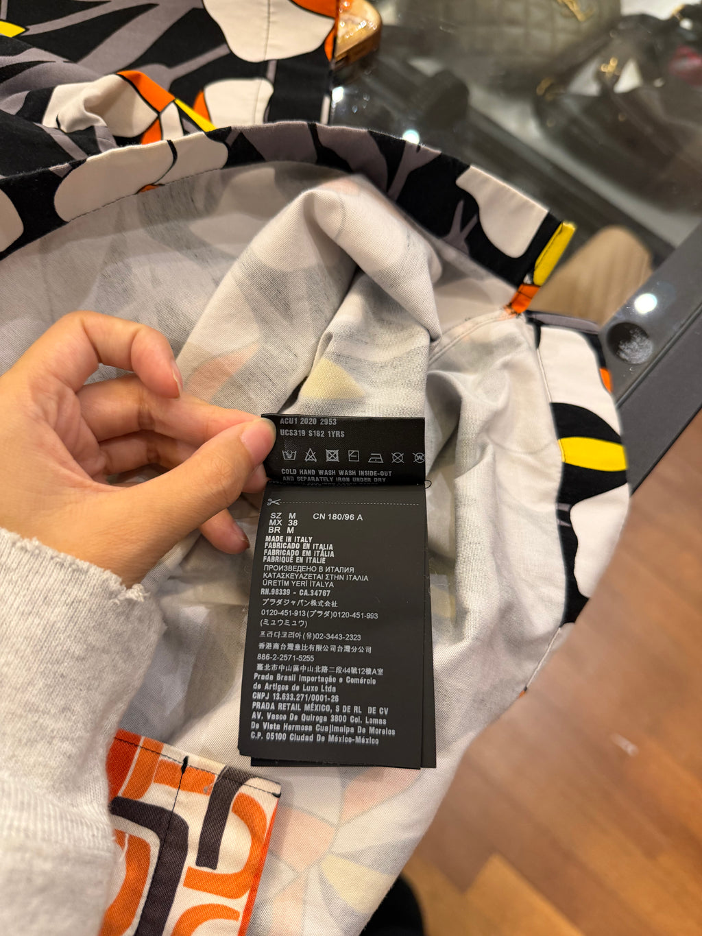 Prada Double Match
Geometric/Floral Print