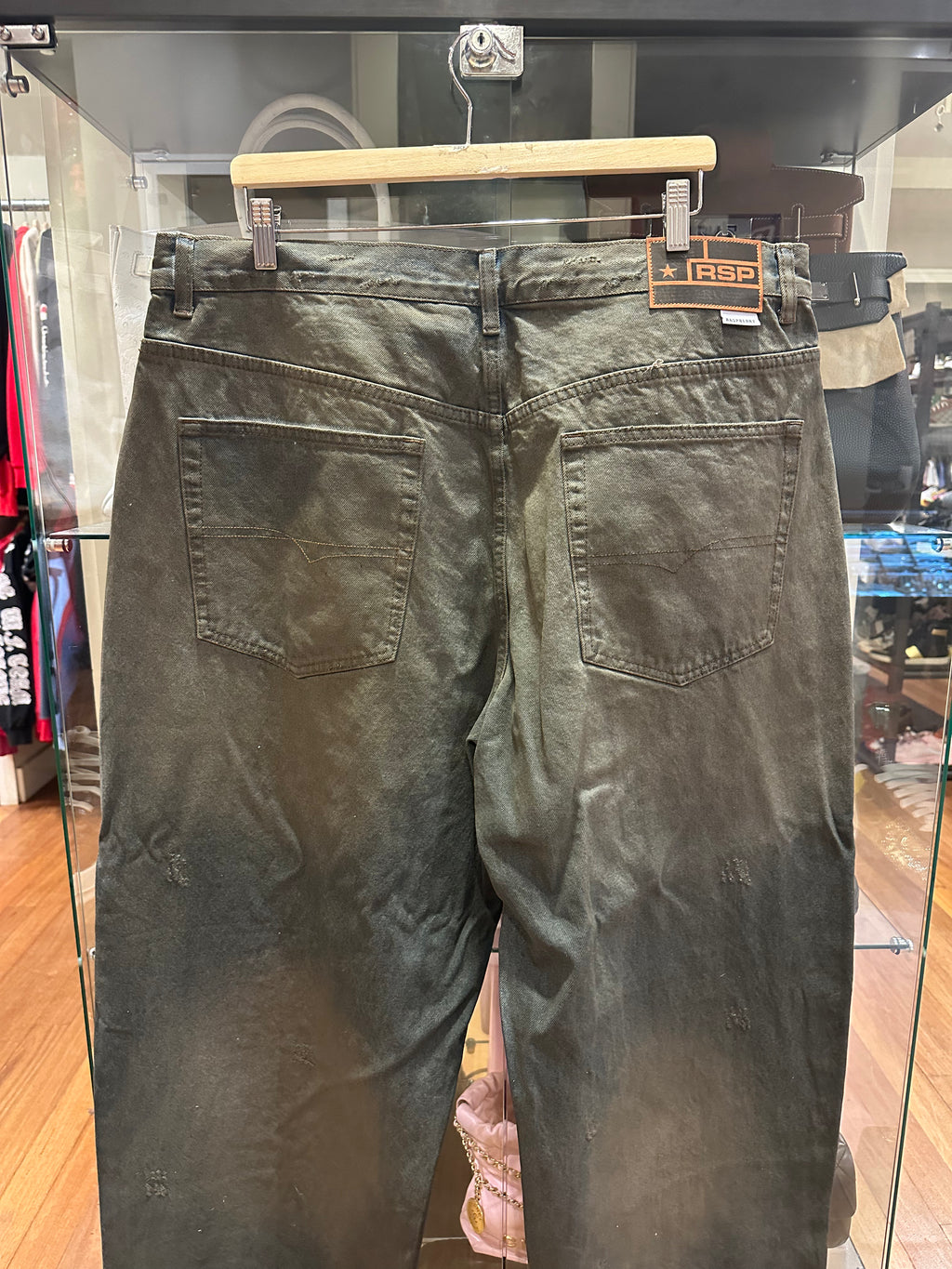 Rasberry HILLS GV Gallery Baggy Washed Denim