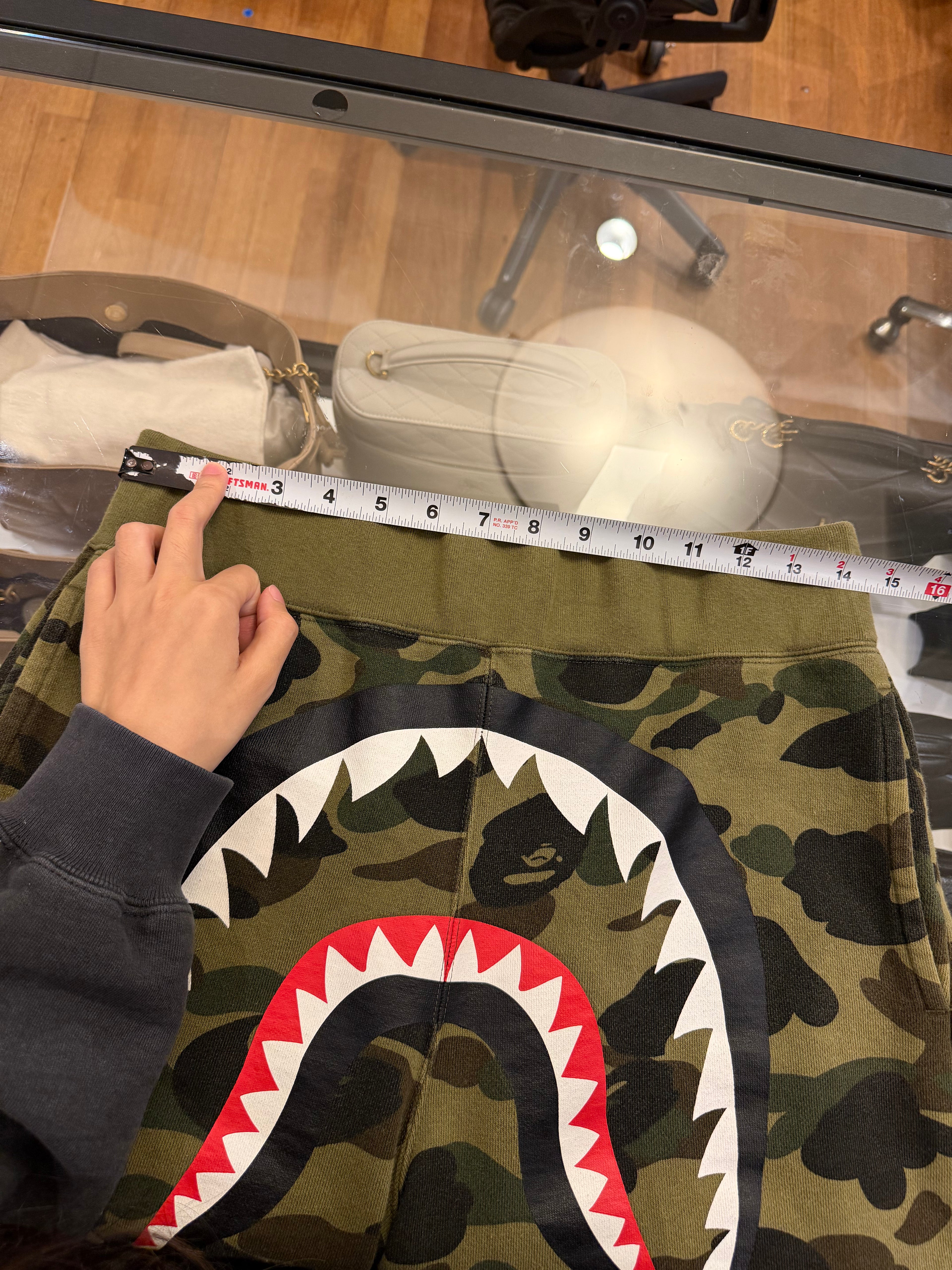 Bape 1st Camo Shark Sweat
Shorts
