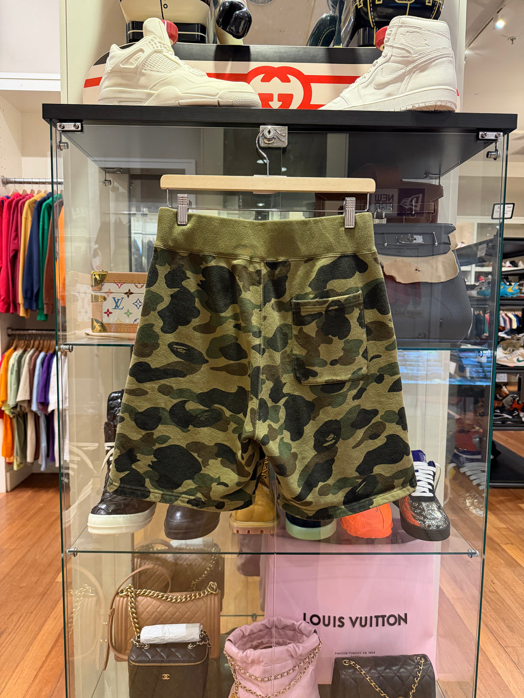 Bape 1st Camo Shark Sweat
Shorts