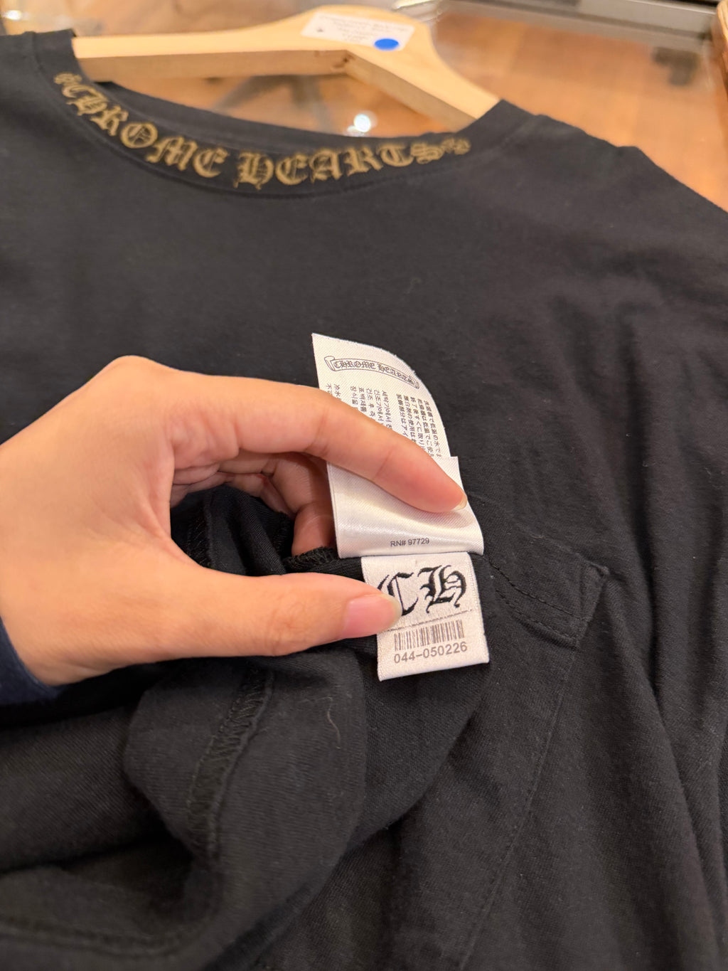 Chrome Hearts Neck Logo
Pocket LS - Black