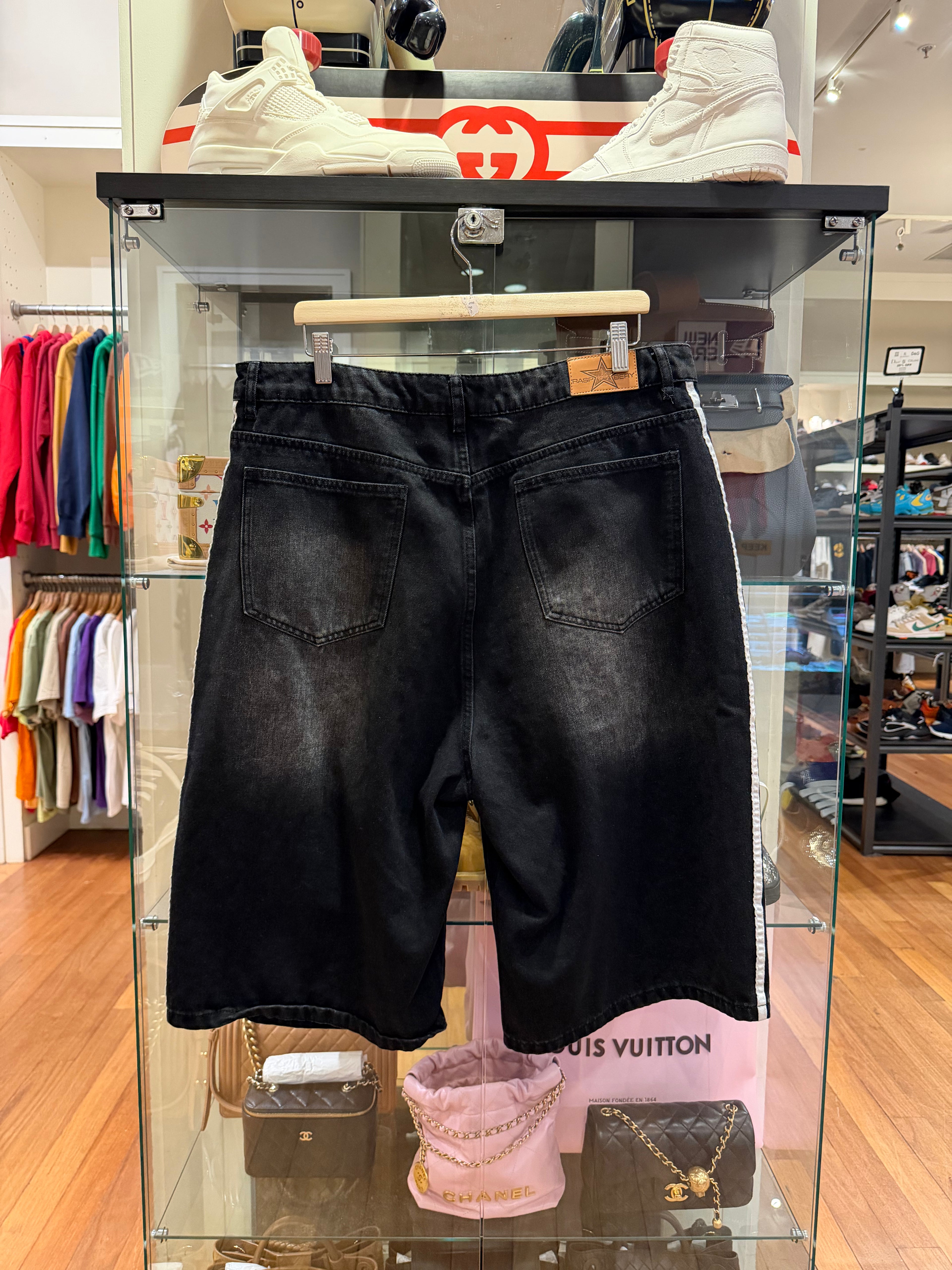 Raspberry Hills Distressed