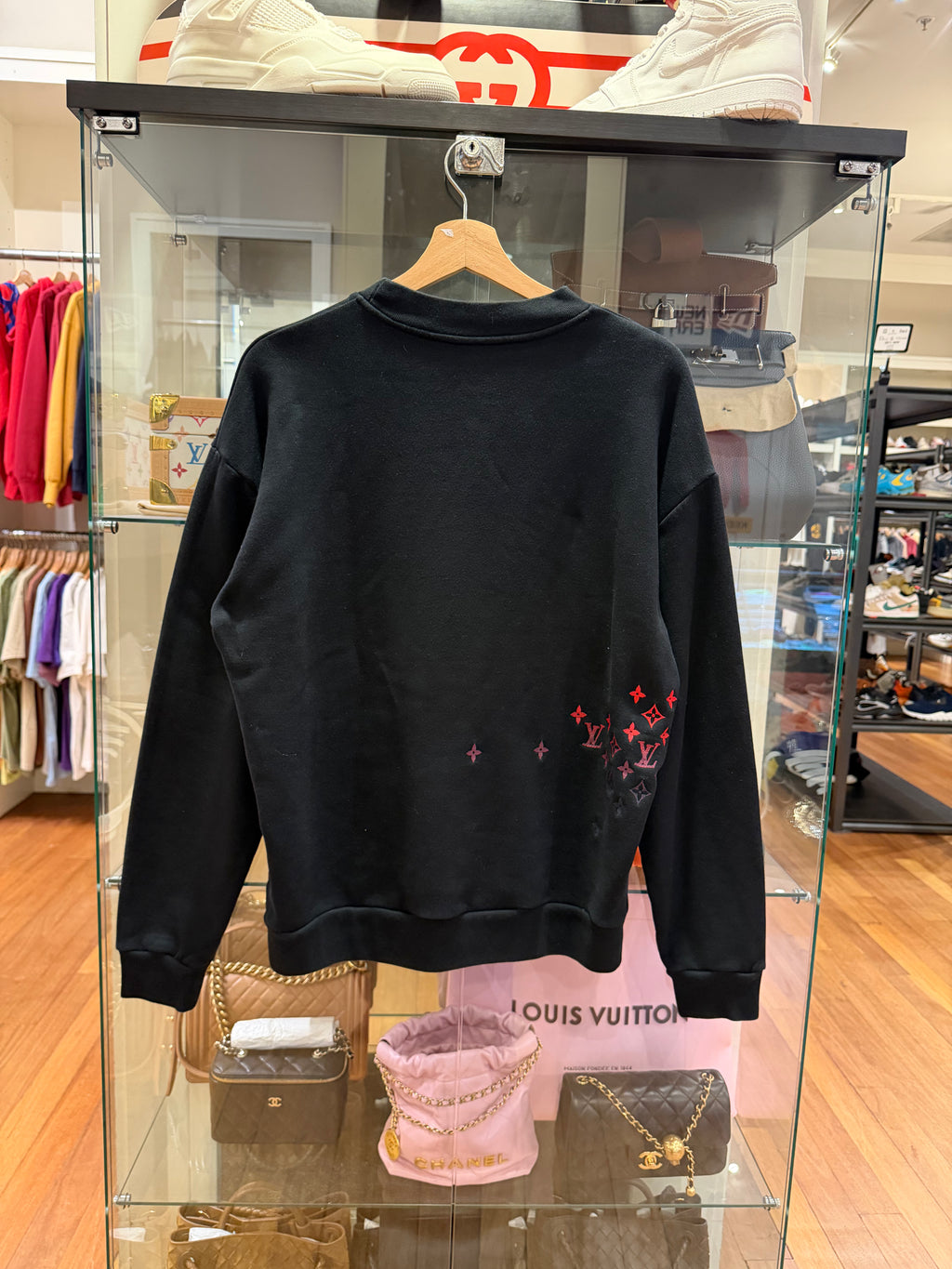 Louis Vuitton Embroidered
Multi Color Gradient
Crewneck