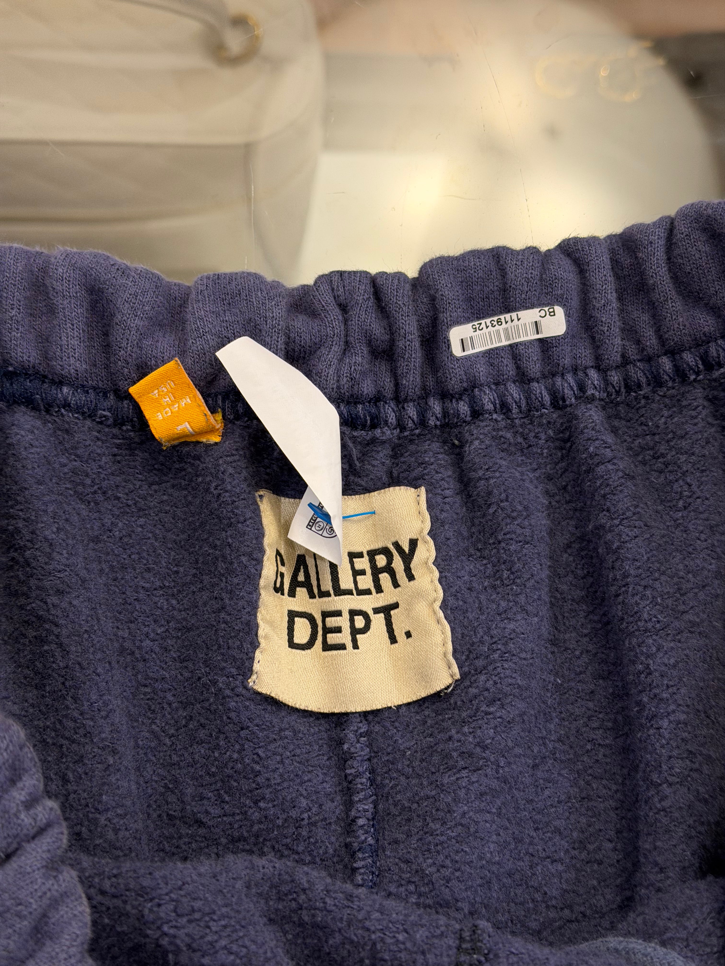 Gallery Dept. Painter
Sweatpants - Washed Purple
