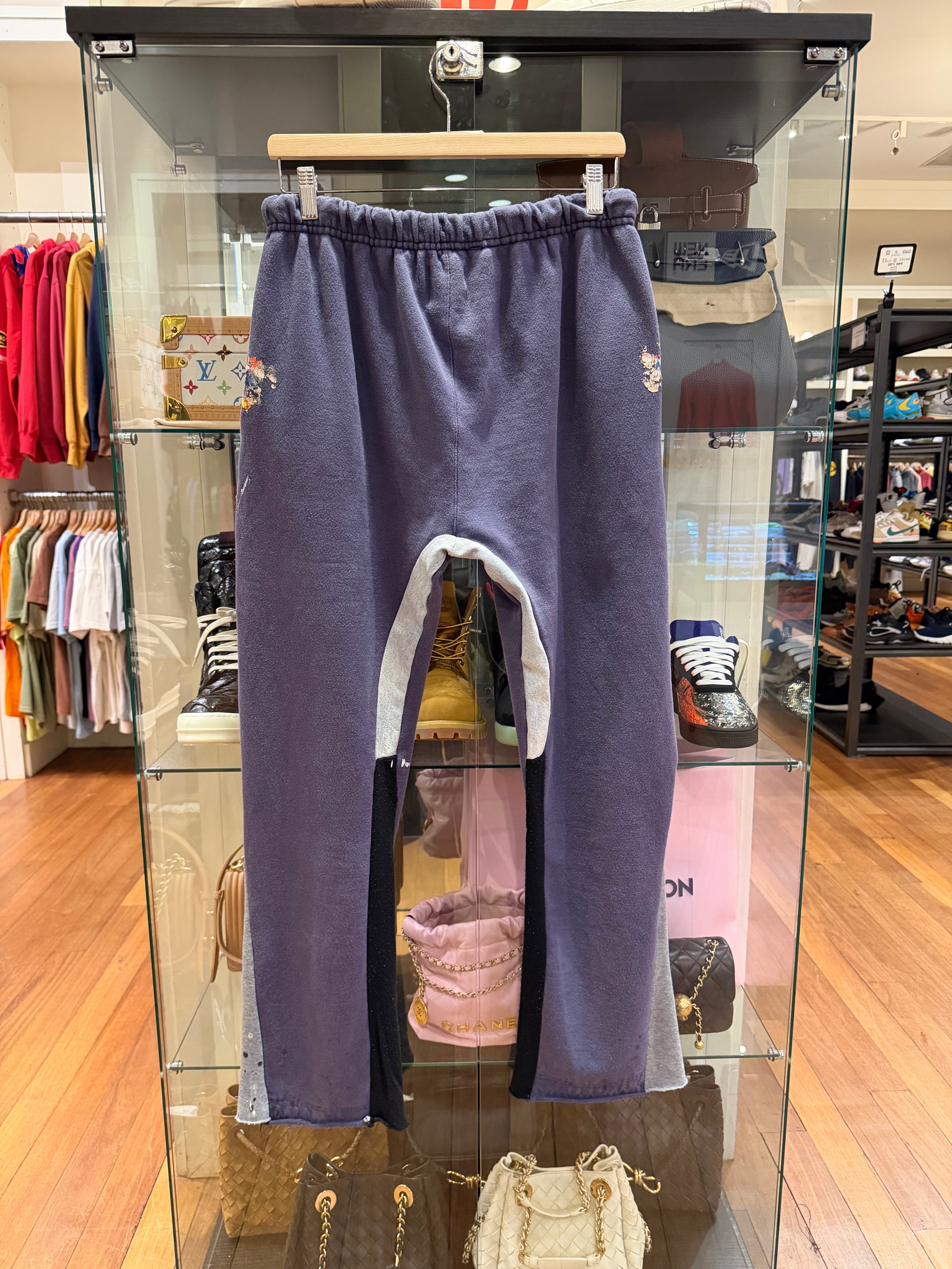 Gallery Dept. Painter
Sweatpants - Washed Purple