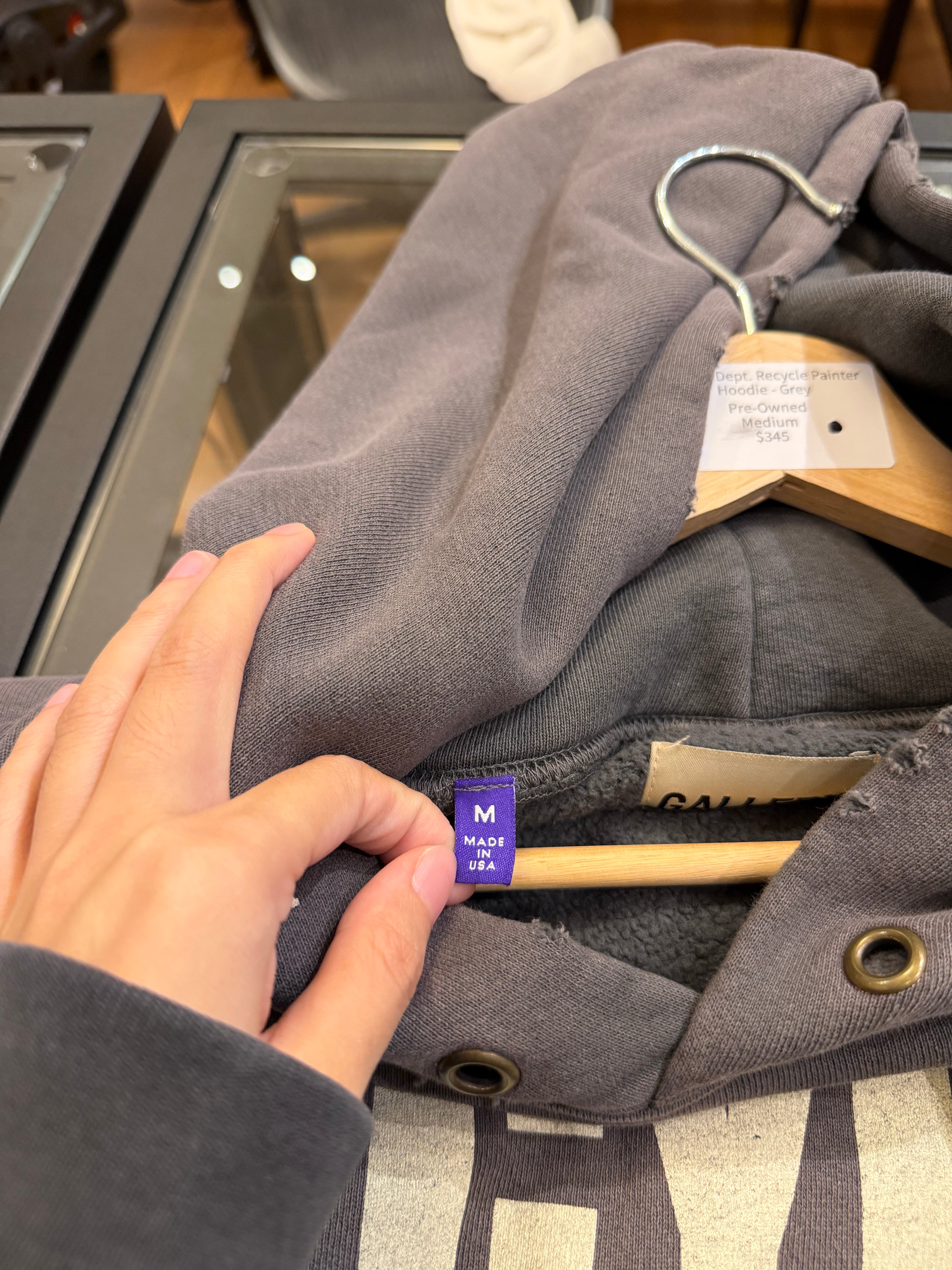 Gallery Dept. Recycle Painter
Hoodie - Grey