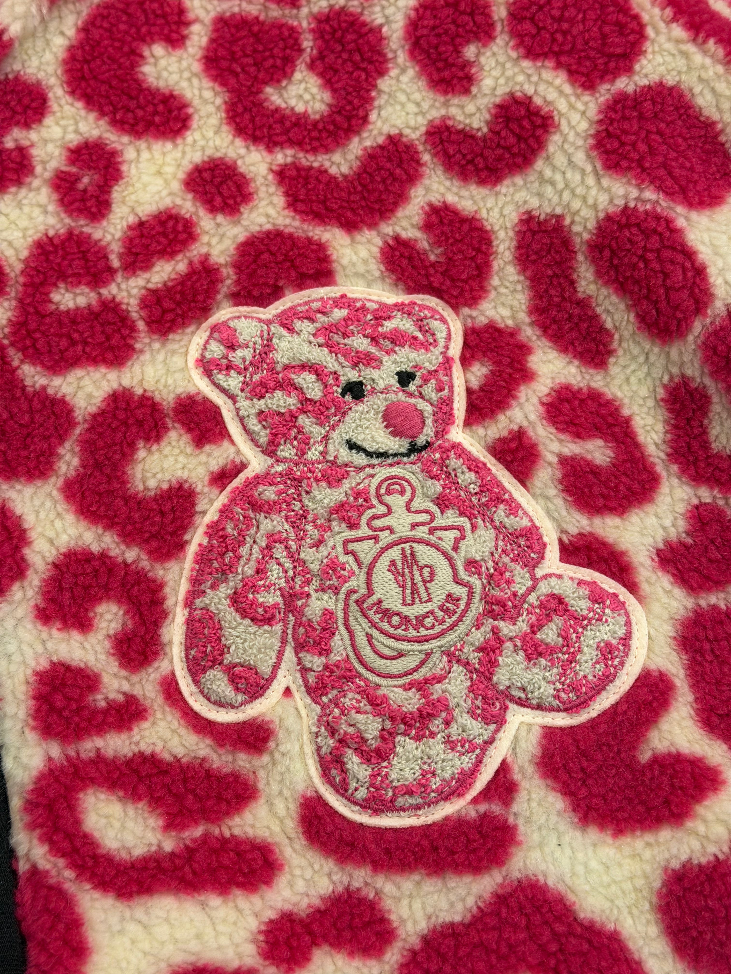 Moncler 1 Genius x JW
Anderson Leopard Print
Teddy Patch Fleece