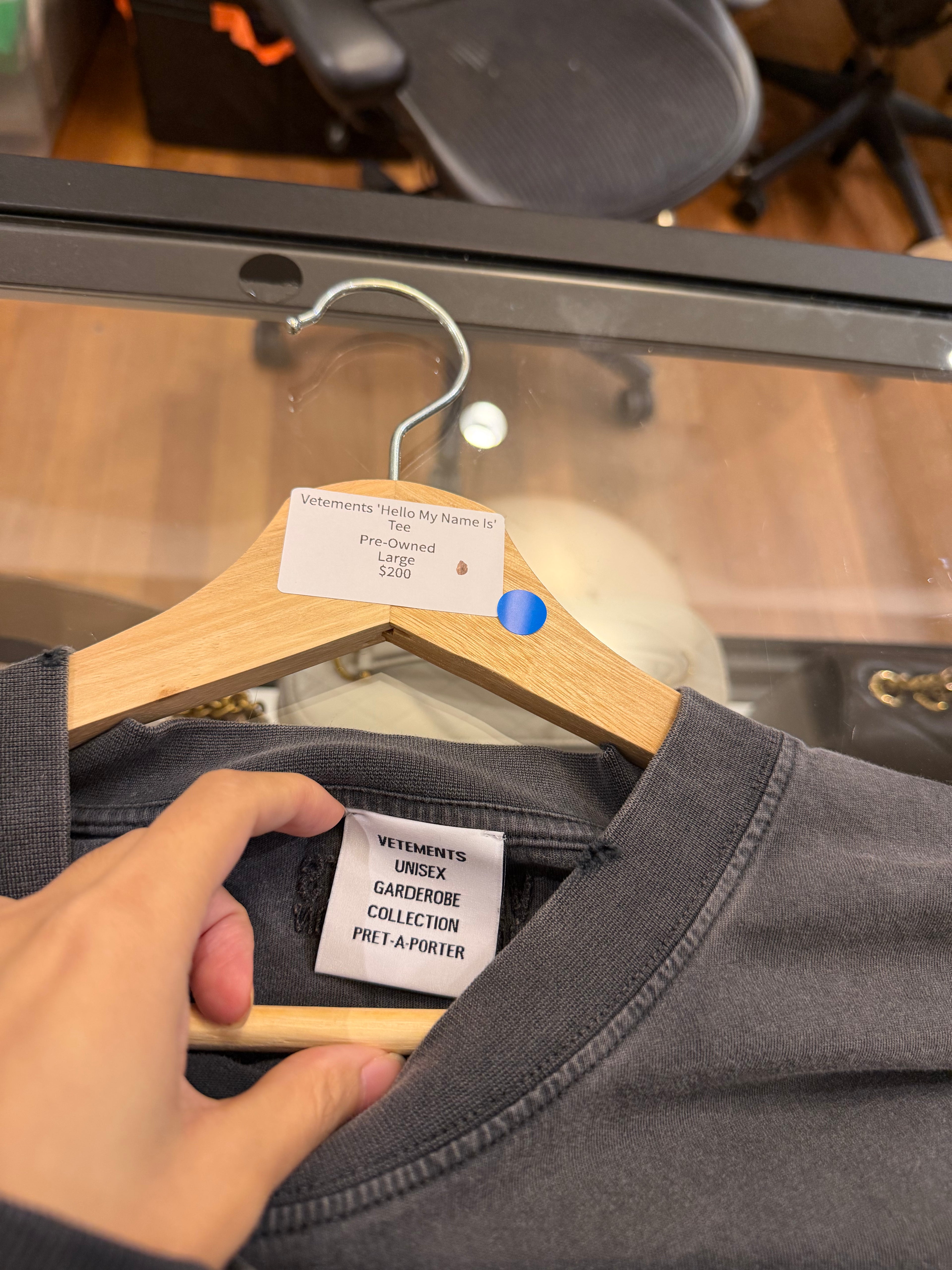 Vetements 'Hello My Name Is'
Tee
