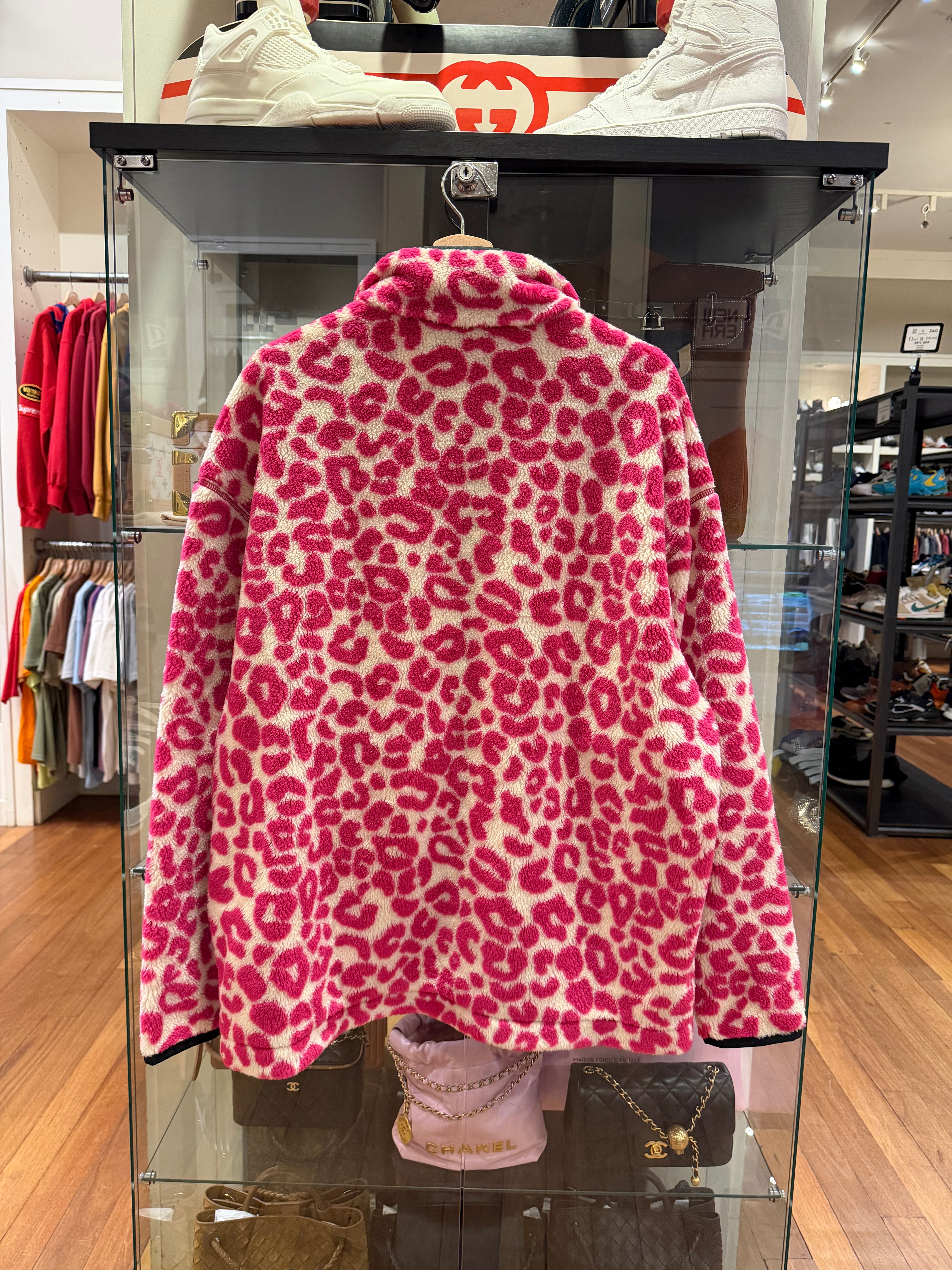 Moncler 1 Genius x JW
Anderson Leopard Print
Teddy Patch Fleece