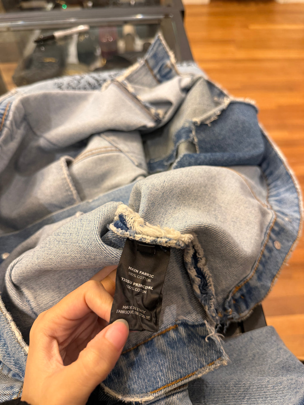 Vetements Graffiti Print Spike
Color Denim Jacket