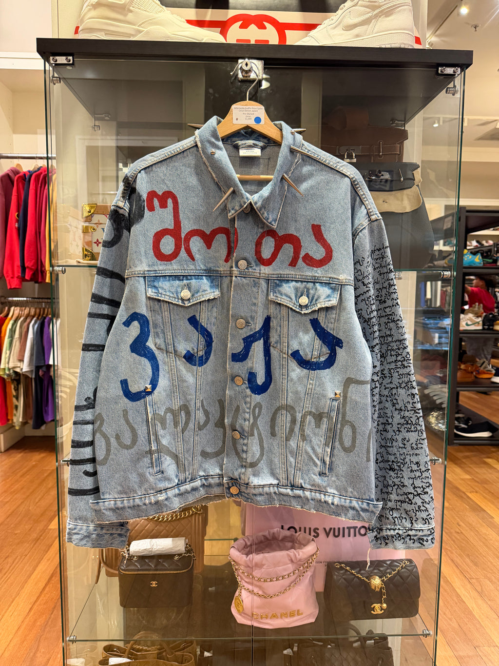 Vetements Graffiti Print Spike
Color Denim Jacket