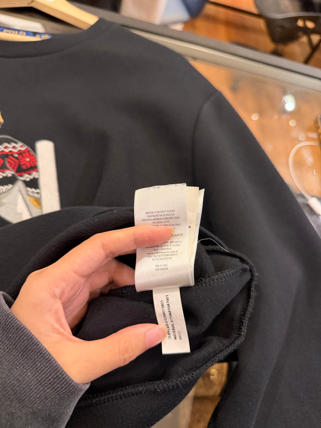 Polo Ralph Lauren Skiing Bear
Crewneck