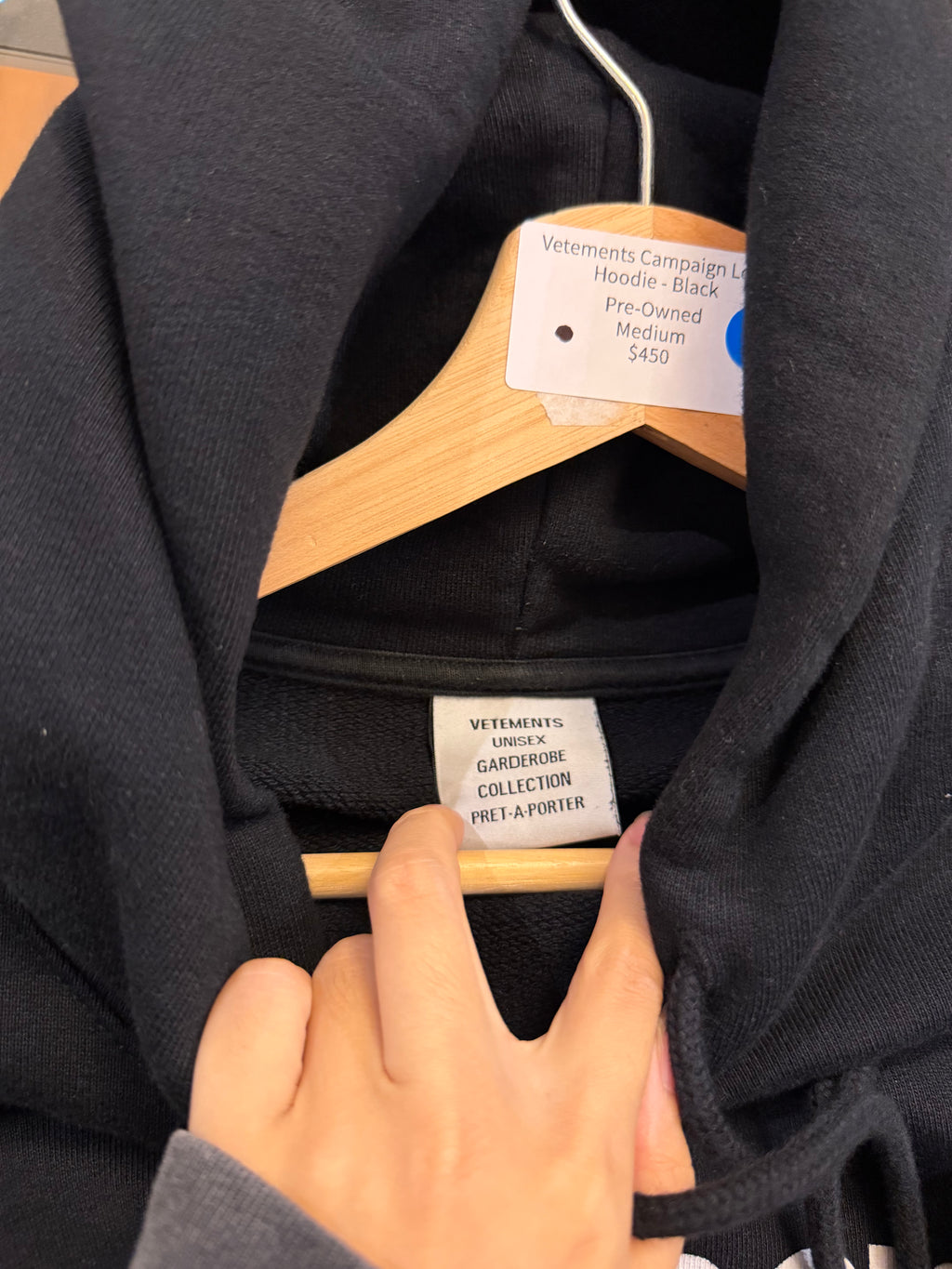 Vetements Campaign Logo
Hoodie - Black
