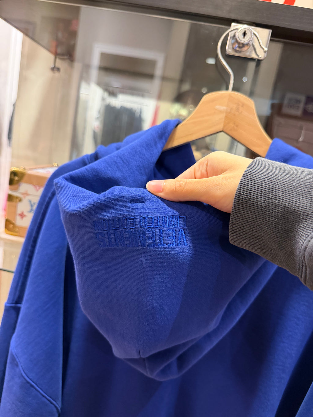 VETEMENTS Logo Hoodie