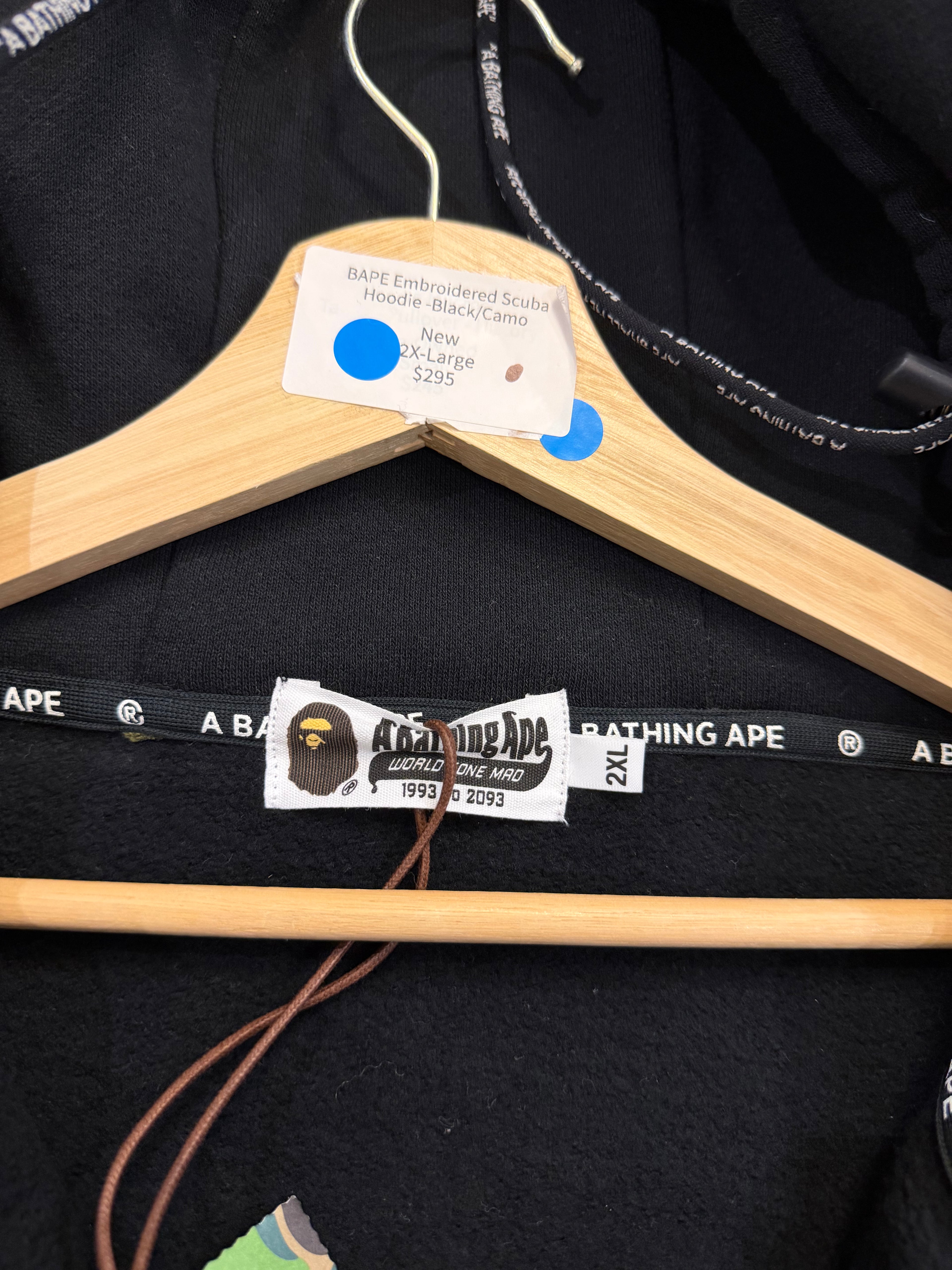 BAPE Embroidered Scuba
Hoodie -Black/Camo
