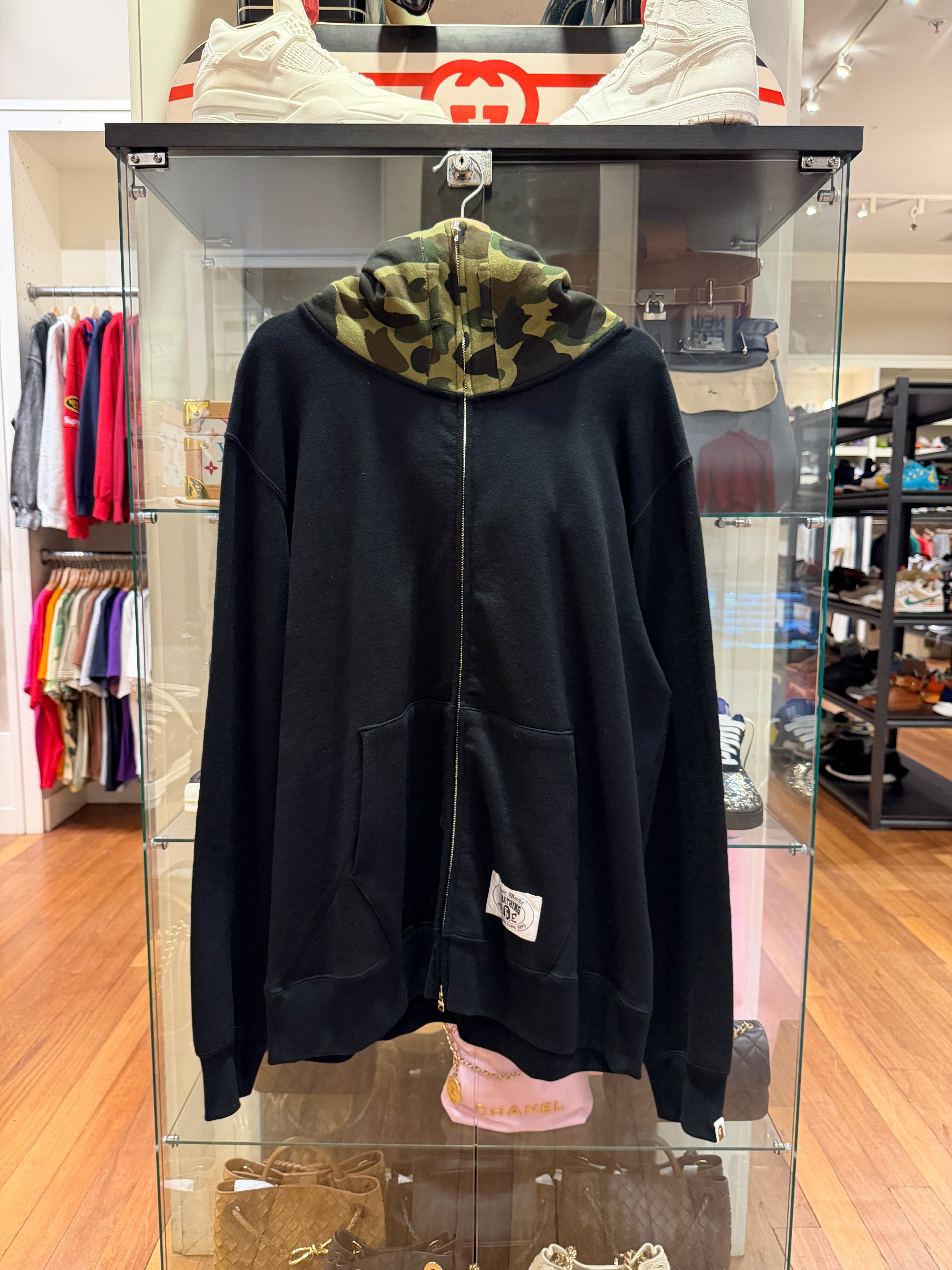BAPE Embroidered Scuba
Hoodie -Black/Camo
