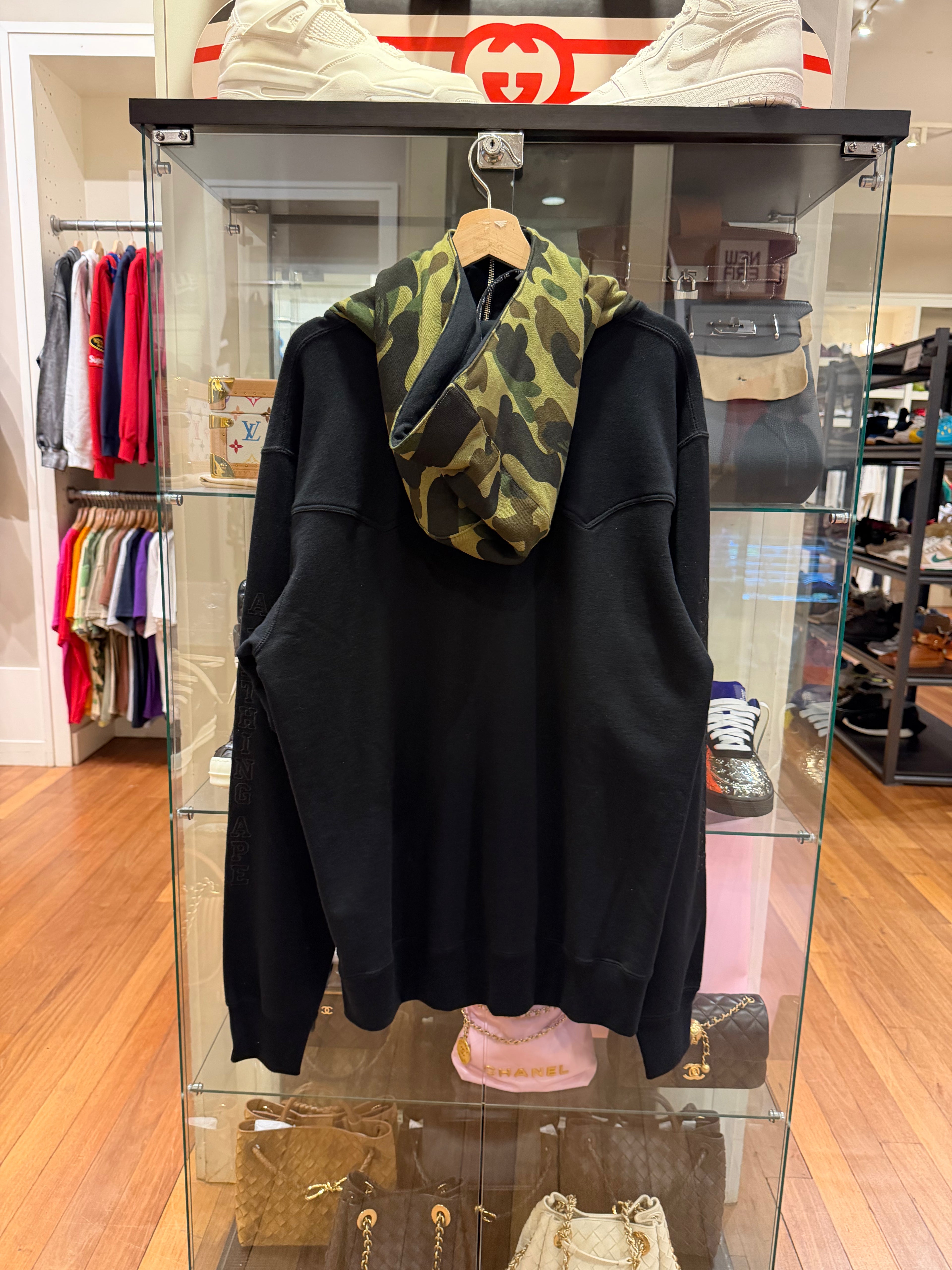 BAPE Embroidered Scuba
Hoodie -Black/Camo
