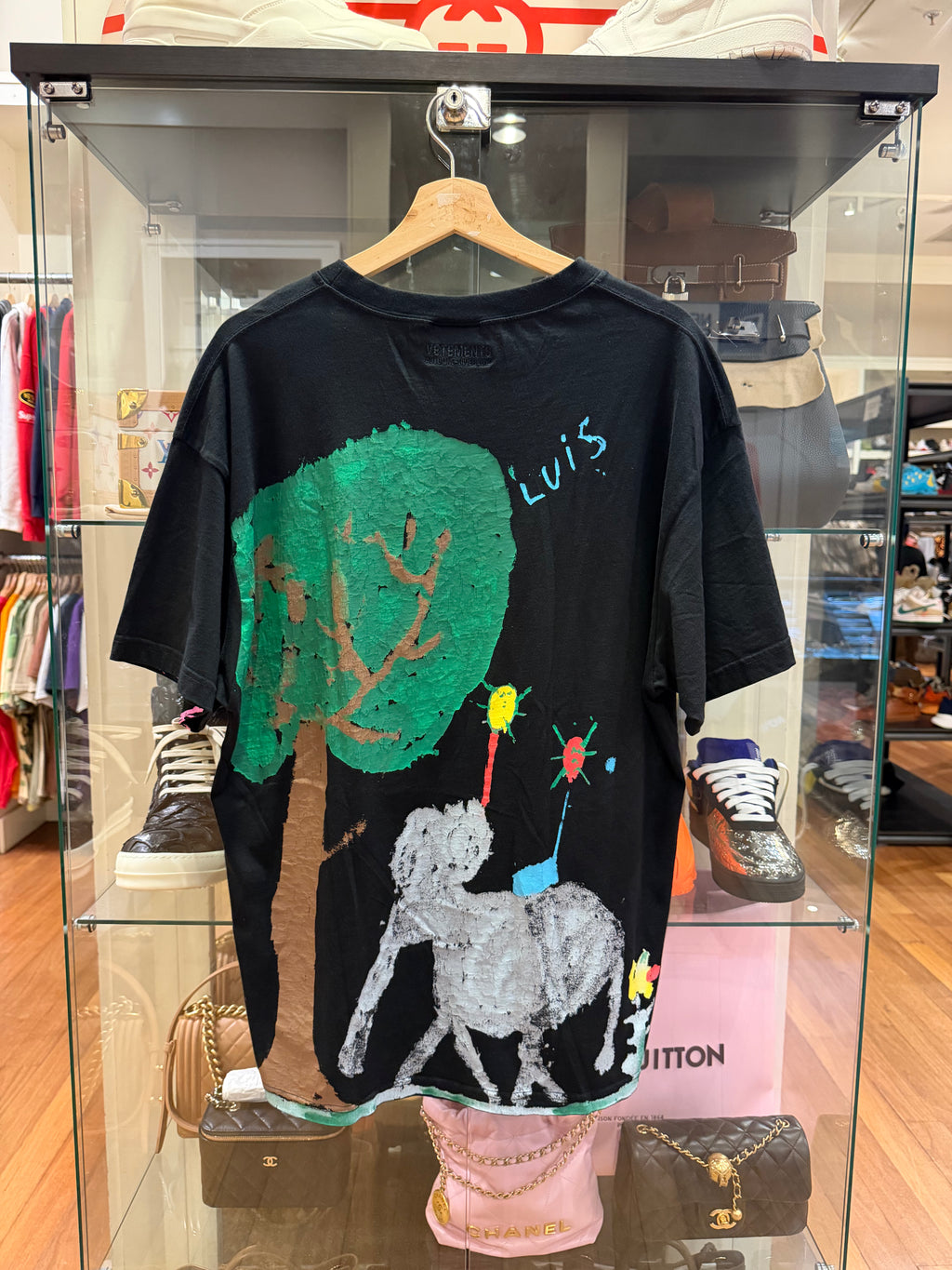 Vetements 'Elephant in the Room' Grpahic Tee
