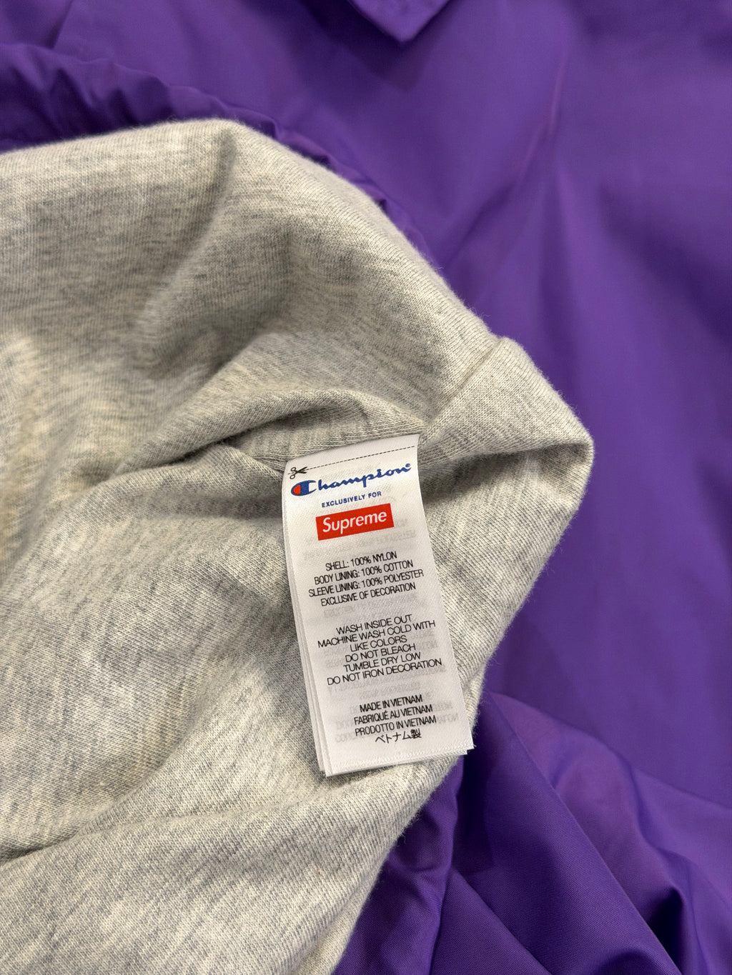 Supreme x Champion
Coaches Jacket - Purple