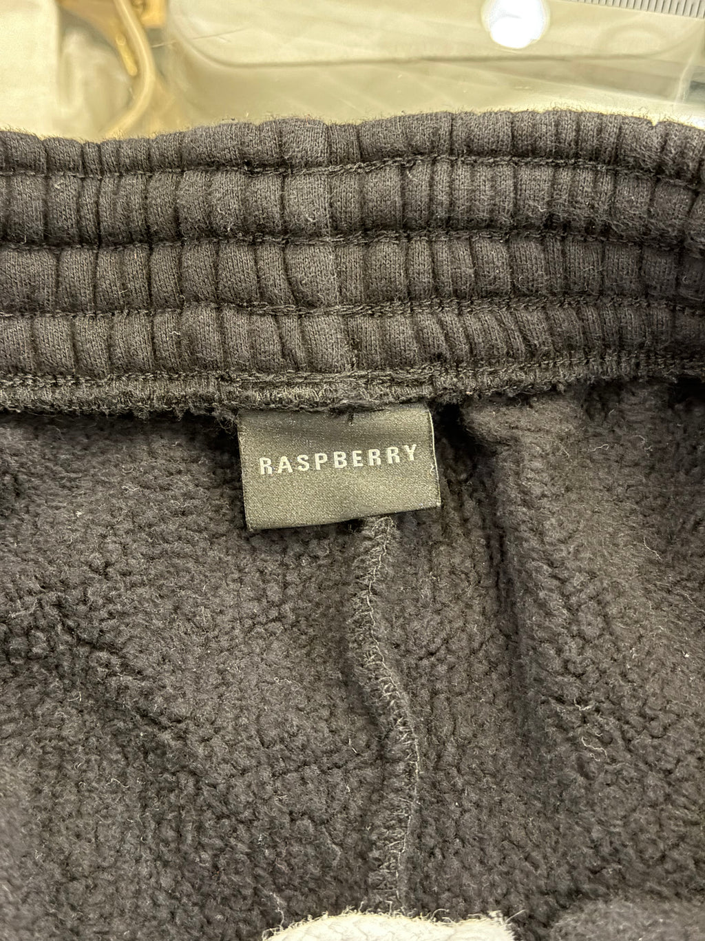 Raspberry Hills Sweatpants - Black