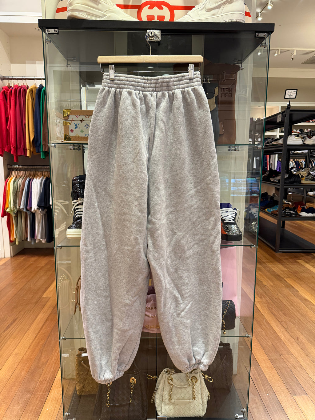Raspberry Hills Sweatpants - Grey
