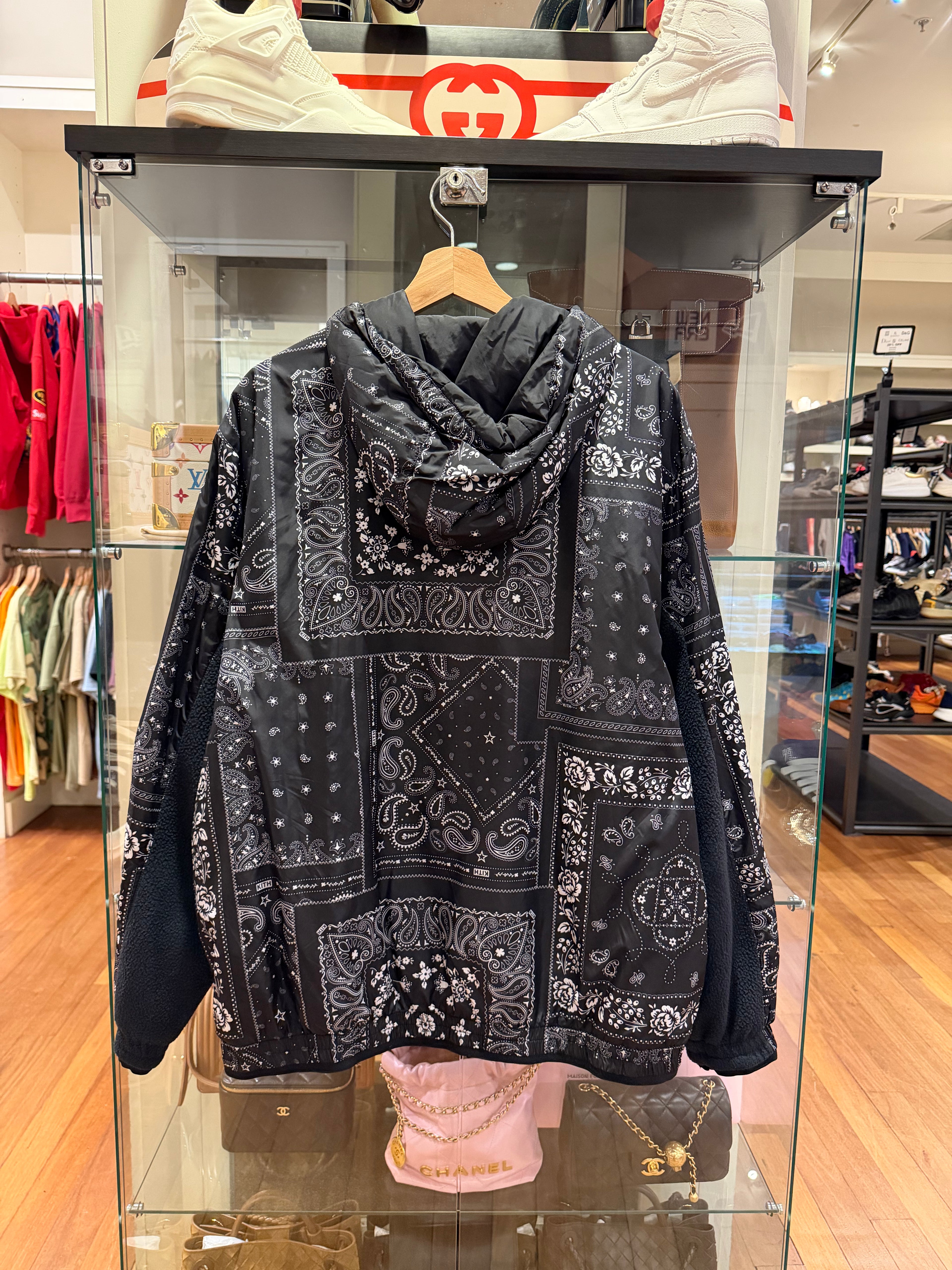Kith Madison V Jacket - Black
Paisley