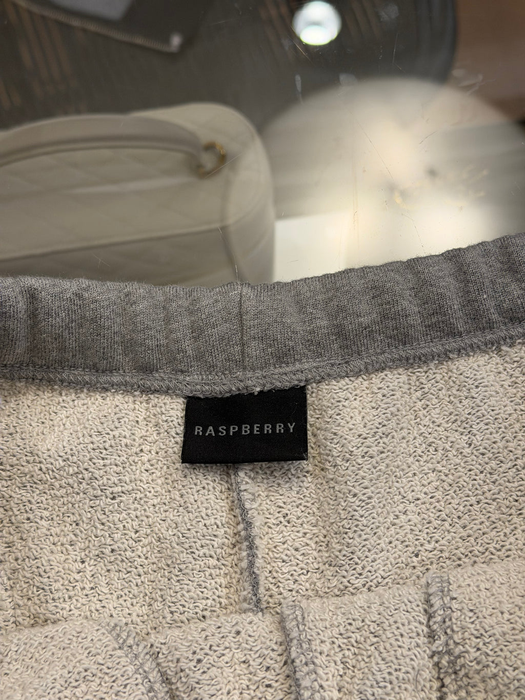 Raspberry Hills × Greedy Unit
Sweatpants - Grey