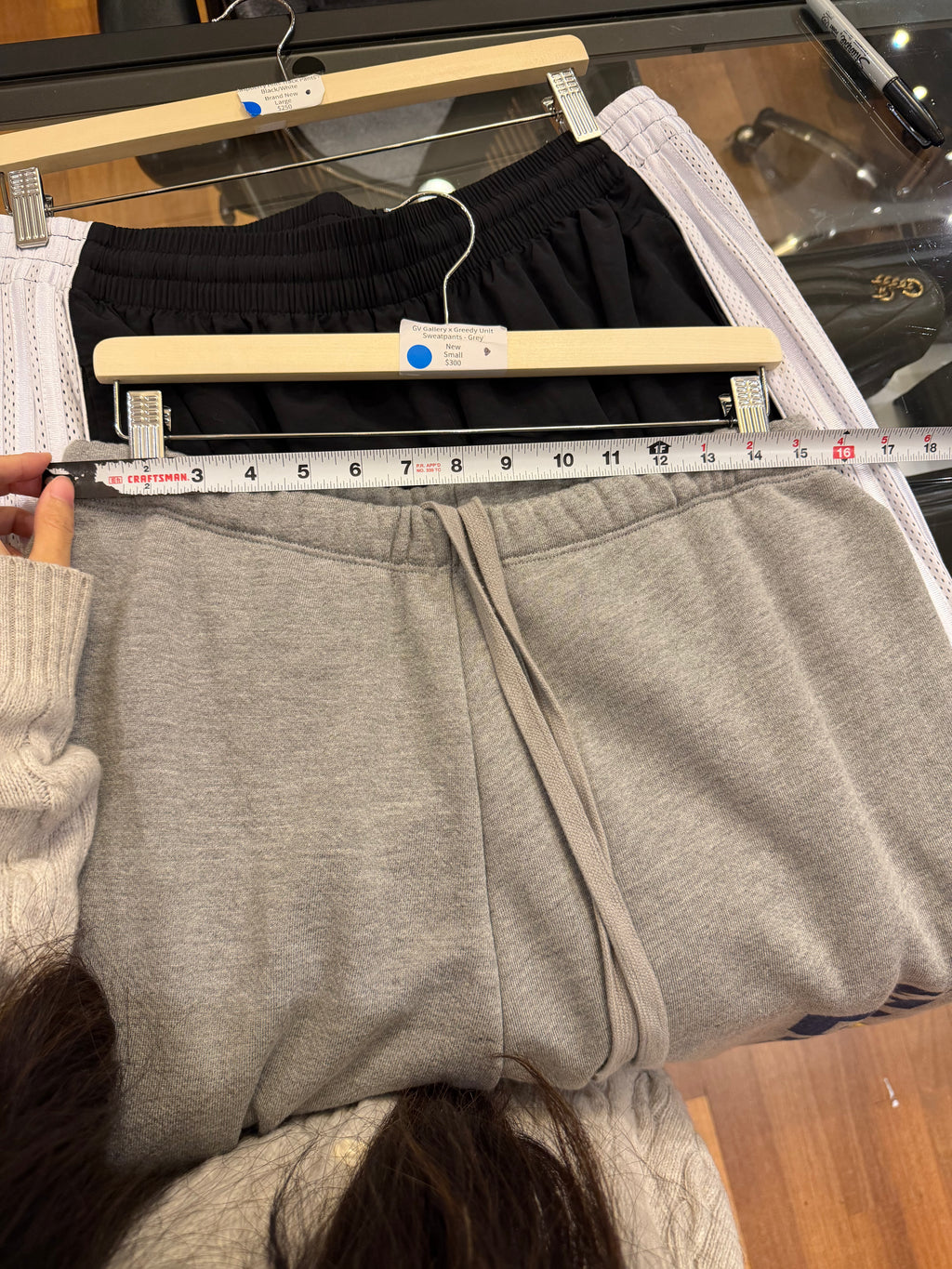 Raspberry Hills × Greedy Unit
Sweatpants - Grey
