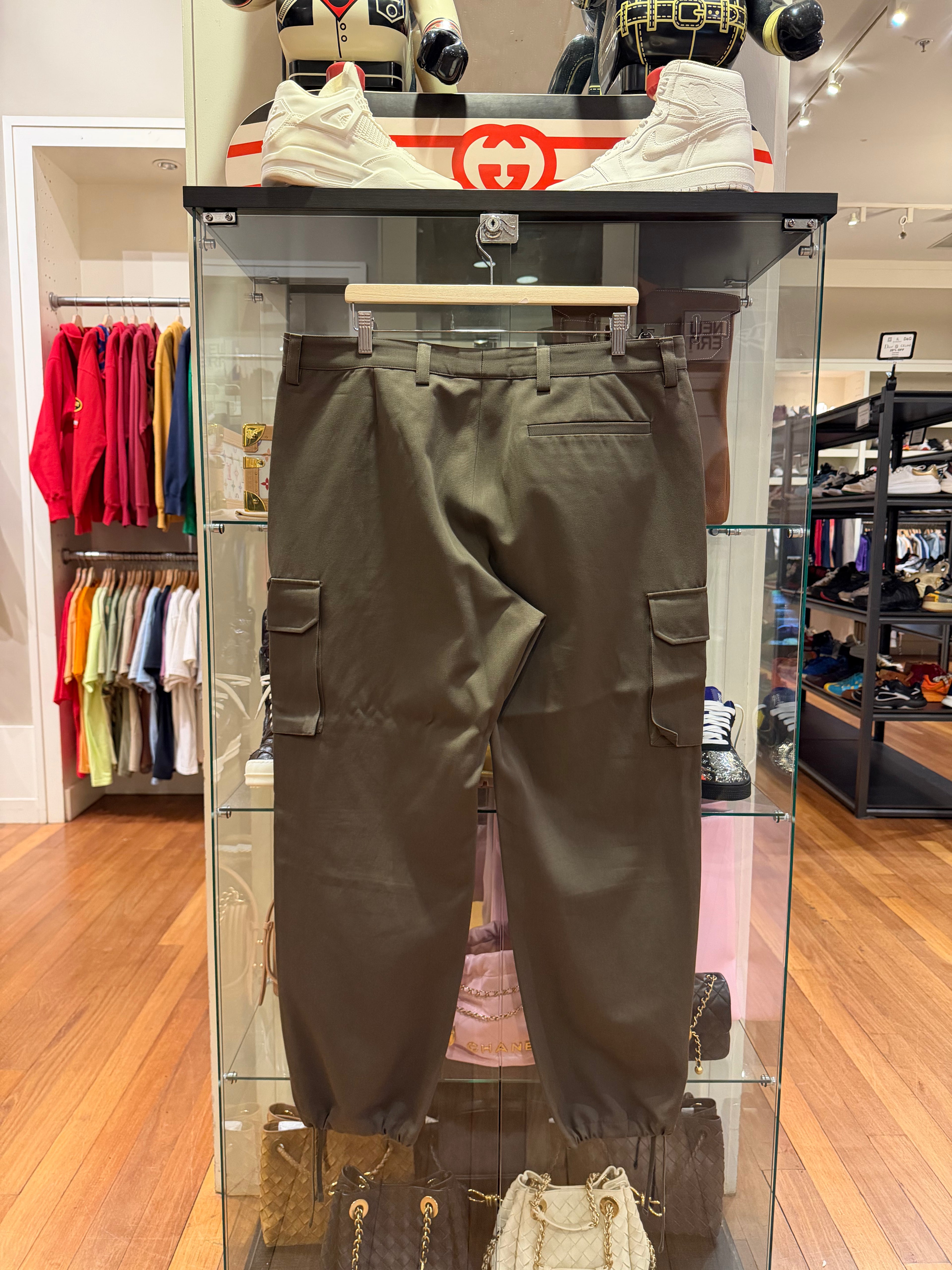 Louis Vuitton Staple Formai
Cotton Cargo Joggers