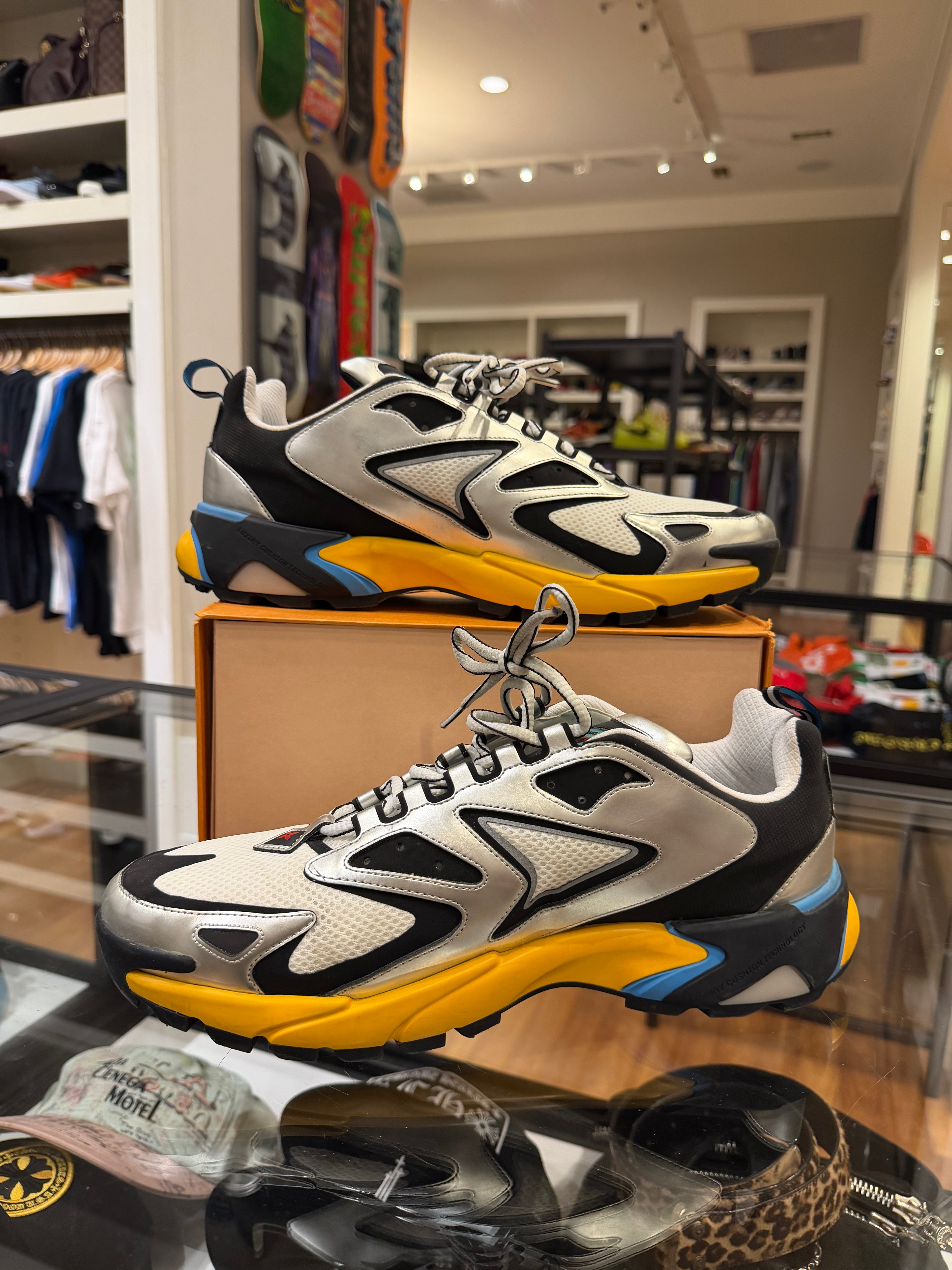 Louis Vuitton Runner Tactic Sneaker - Silver