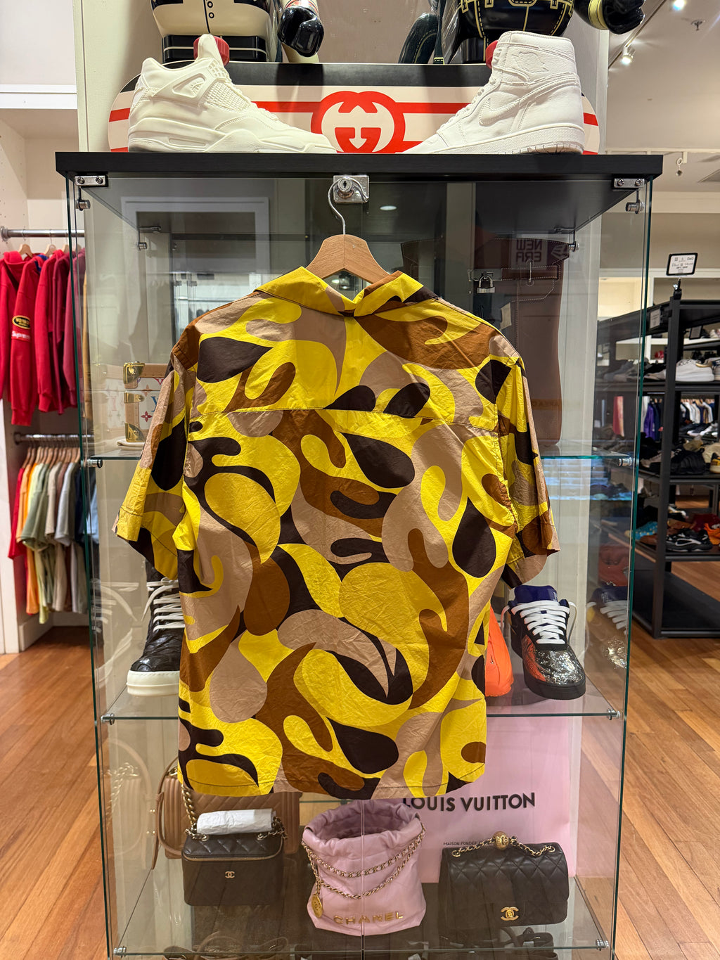 Marni Abstract Camo Button
Up - Yellow