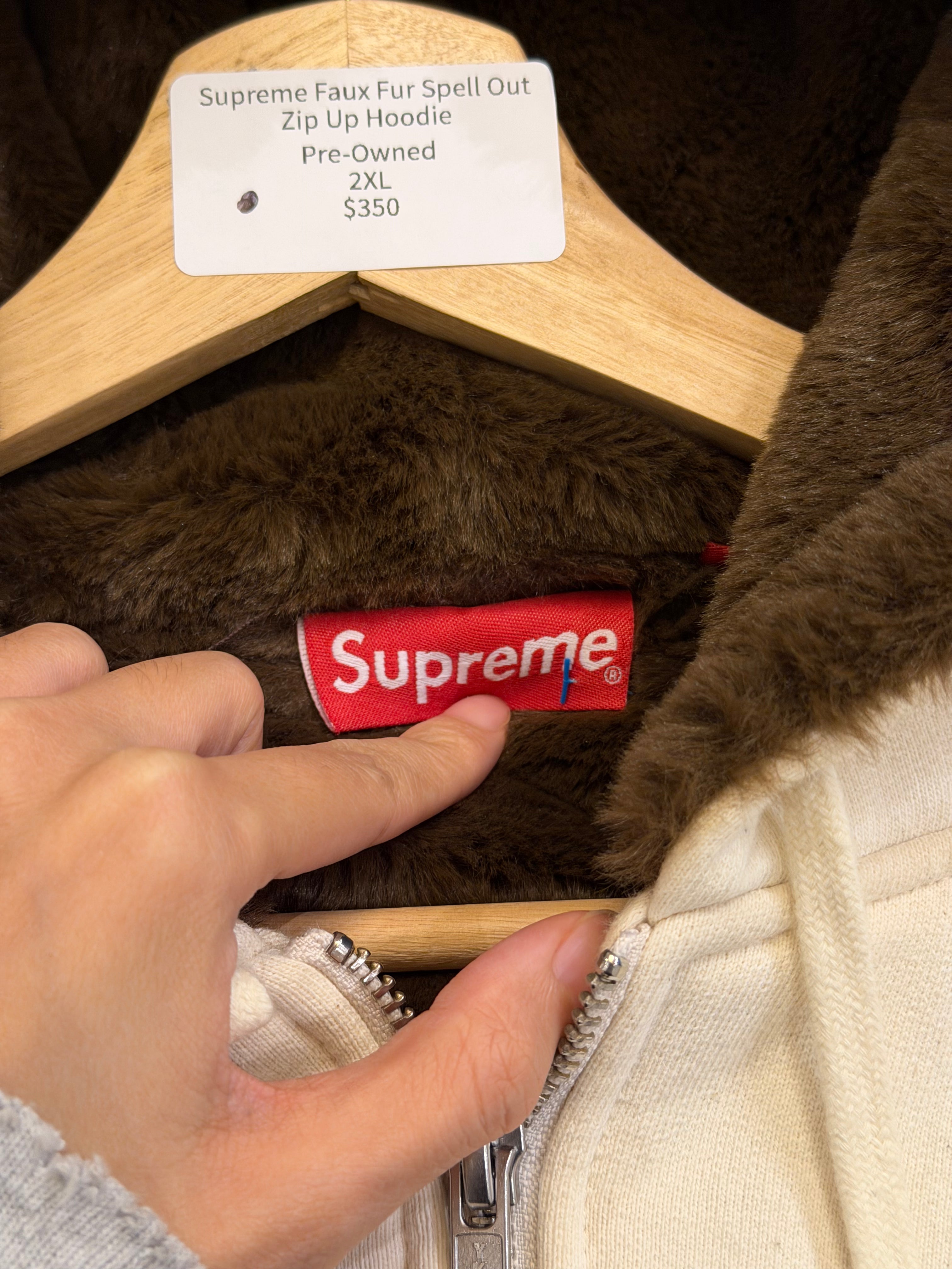 Supreme Faux Fur Spell Out
Zip Up Hoodie