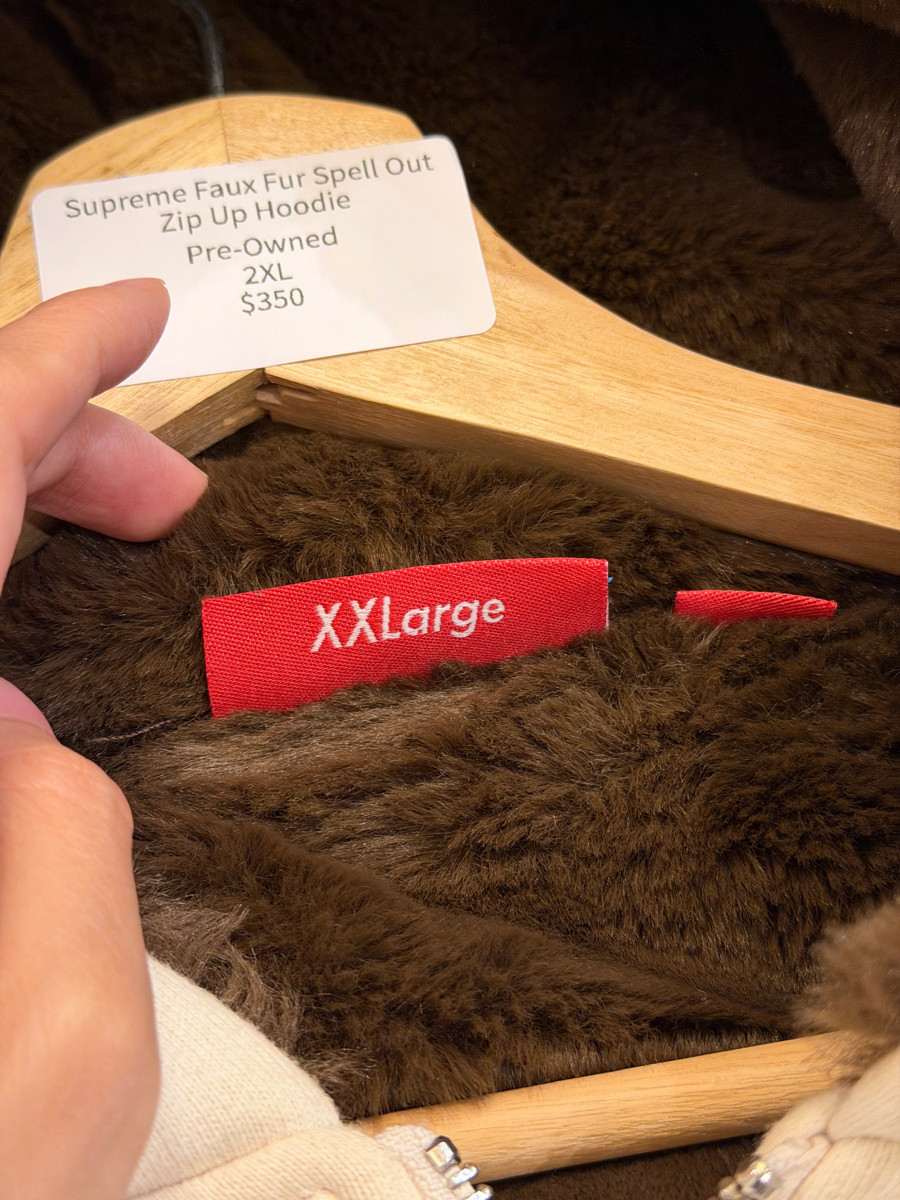 Supreme Faux Fur Spell Out
Zip Up Hoodie