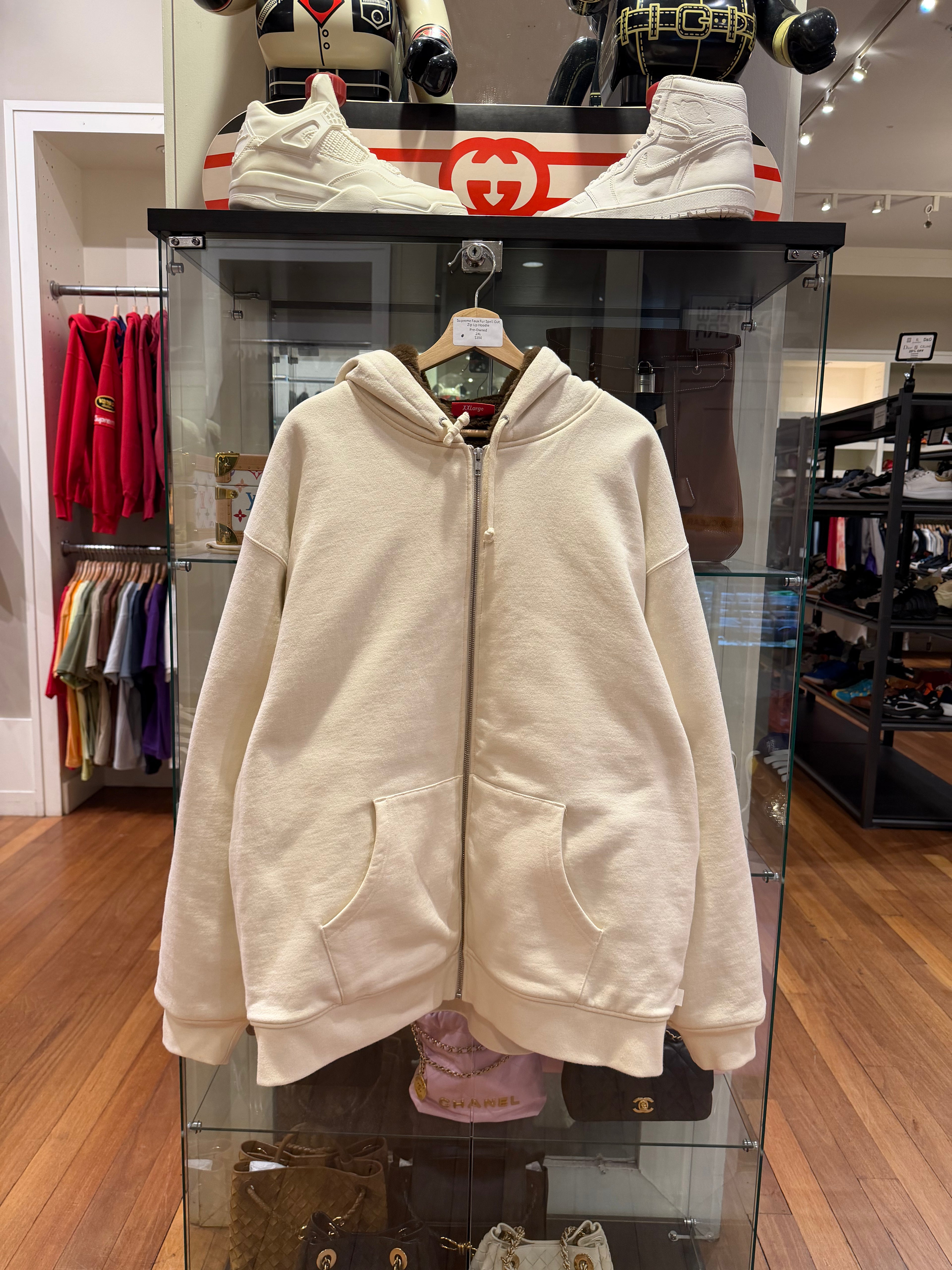 Supreme Faux Fur Spell Out
Zip Up Hoodie