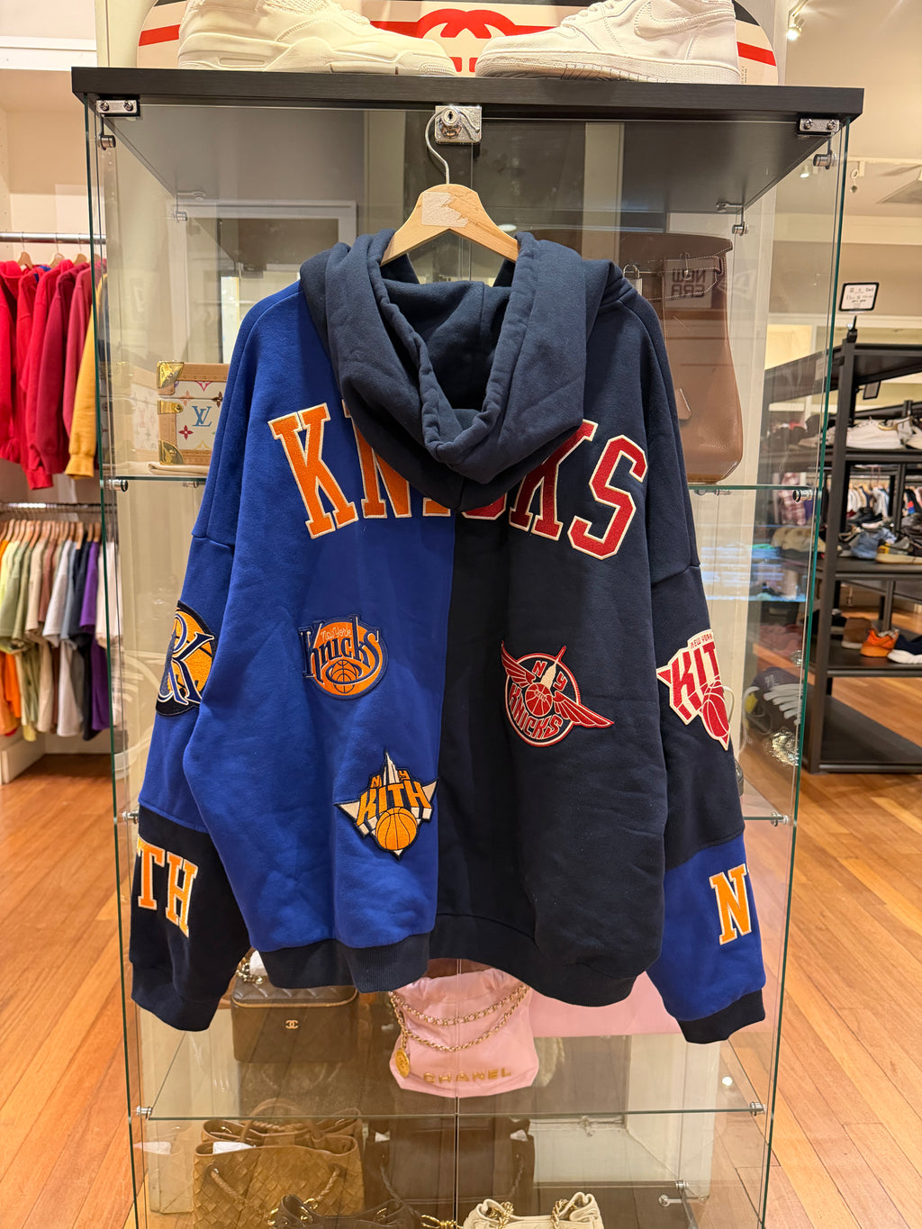 Kith x New York Knicks Mash Up Cropped Braxton Vintage
Hoodie - Nocturnal