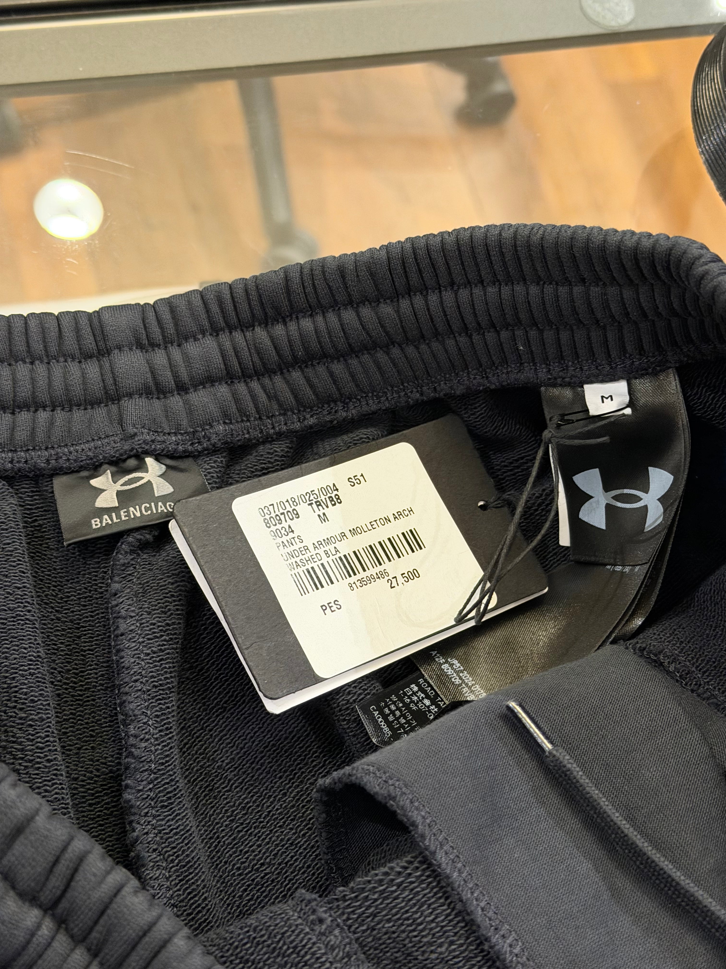 Balenciaga x Under Armour Baggy Sweatpants - Washed
Black