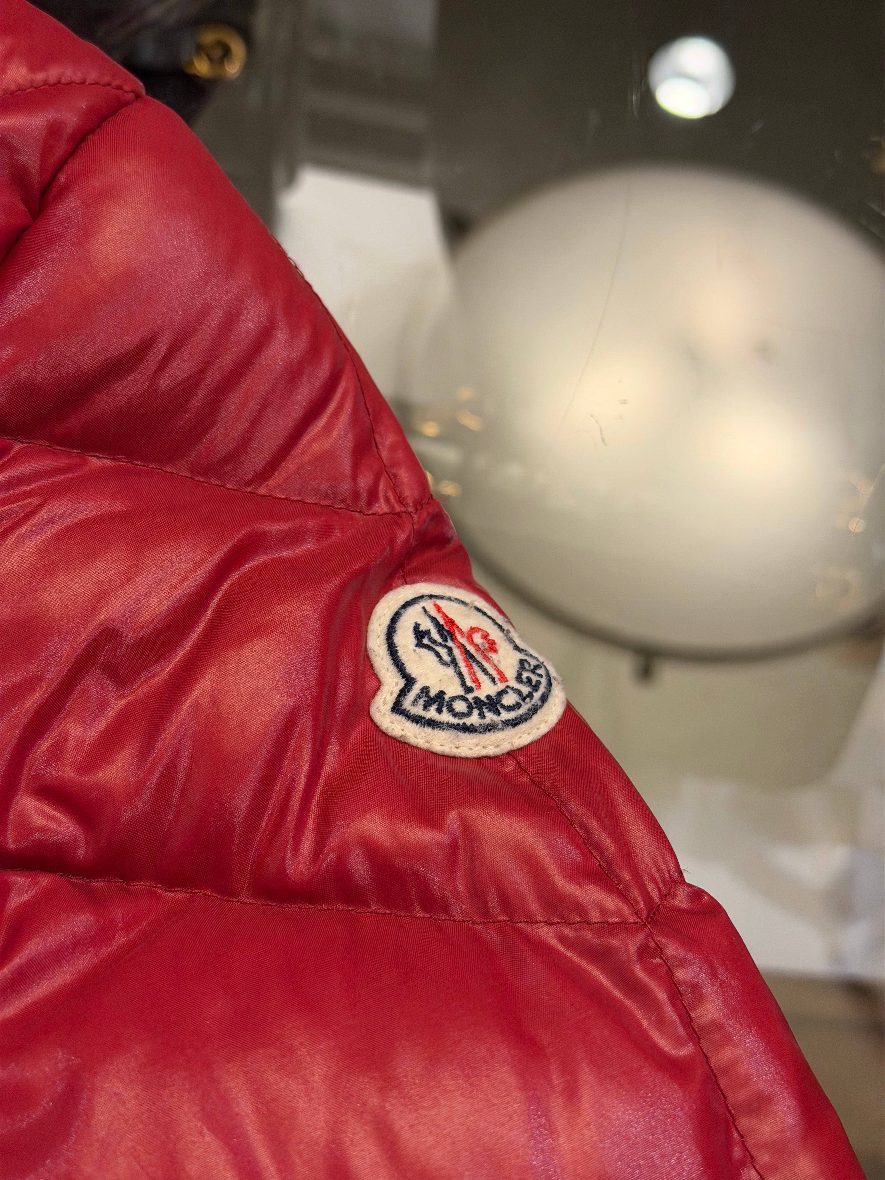 Moncler Badete Guibboto
Puffer Jacket - Red (WMNS)