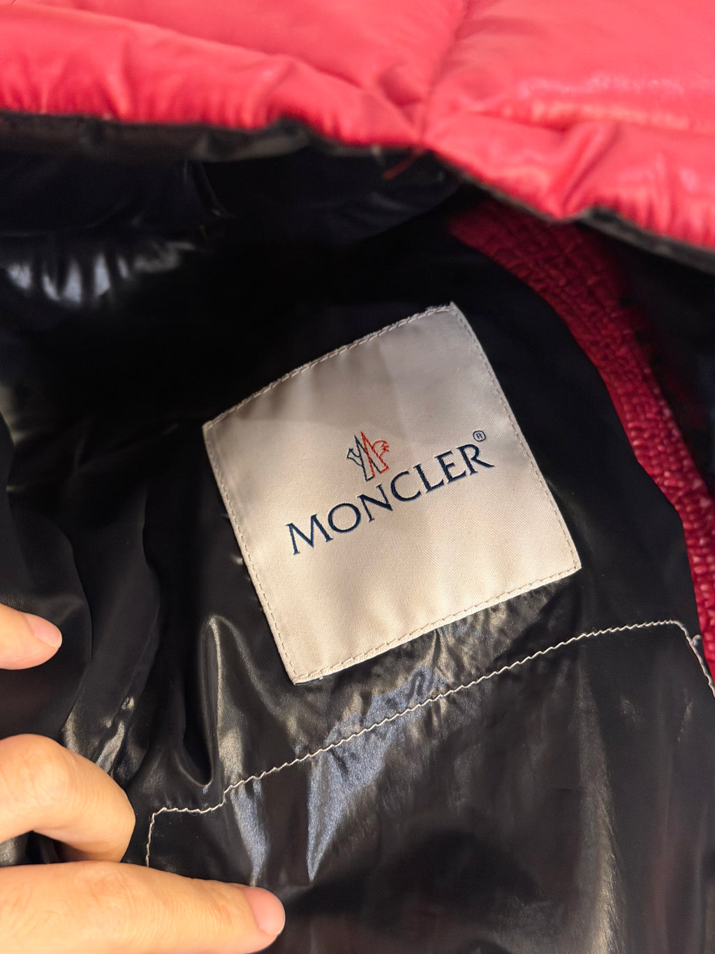 Moncler Badete Guibboto
Puffer Jacket - Red (WMNS)