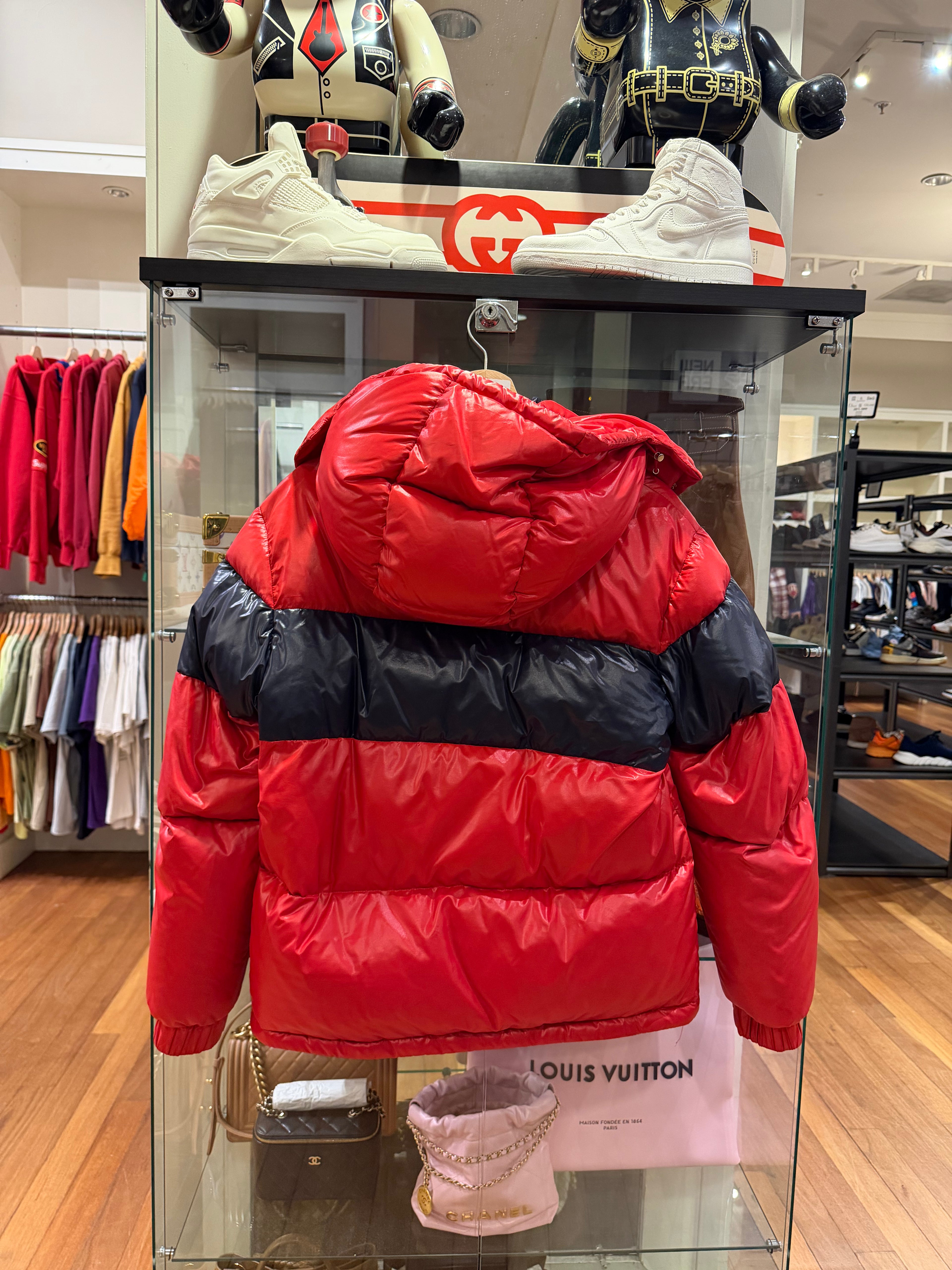 Moncler Gary Giubbotto
Puffer Jacket - Red/Navy