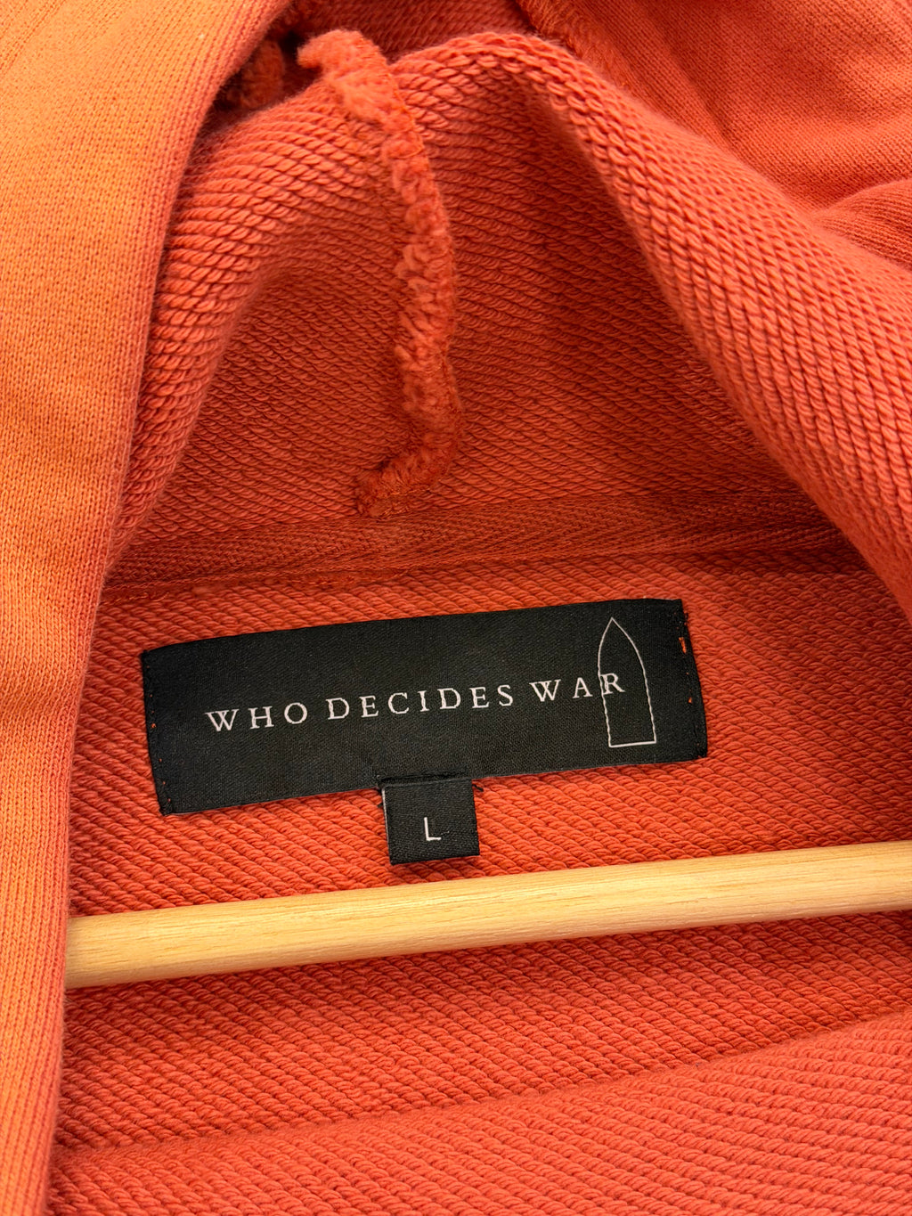 Who Decides War x Ricardi
Collab Hoodie - Orange