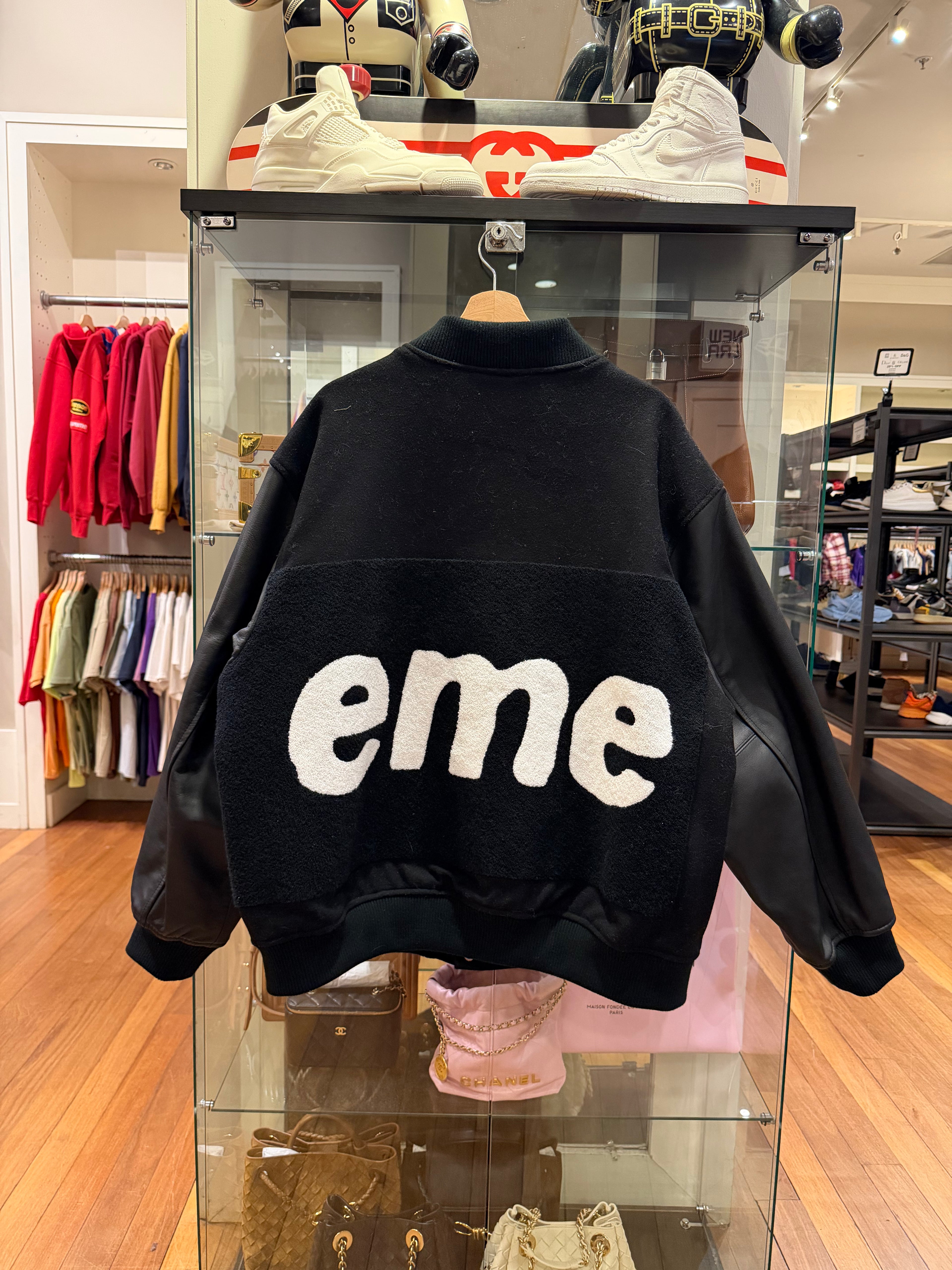 Supreme Big Logo Chenille
Varsity Jacket - Black