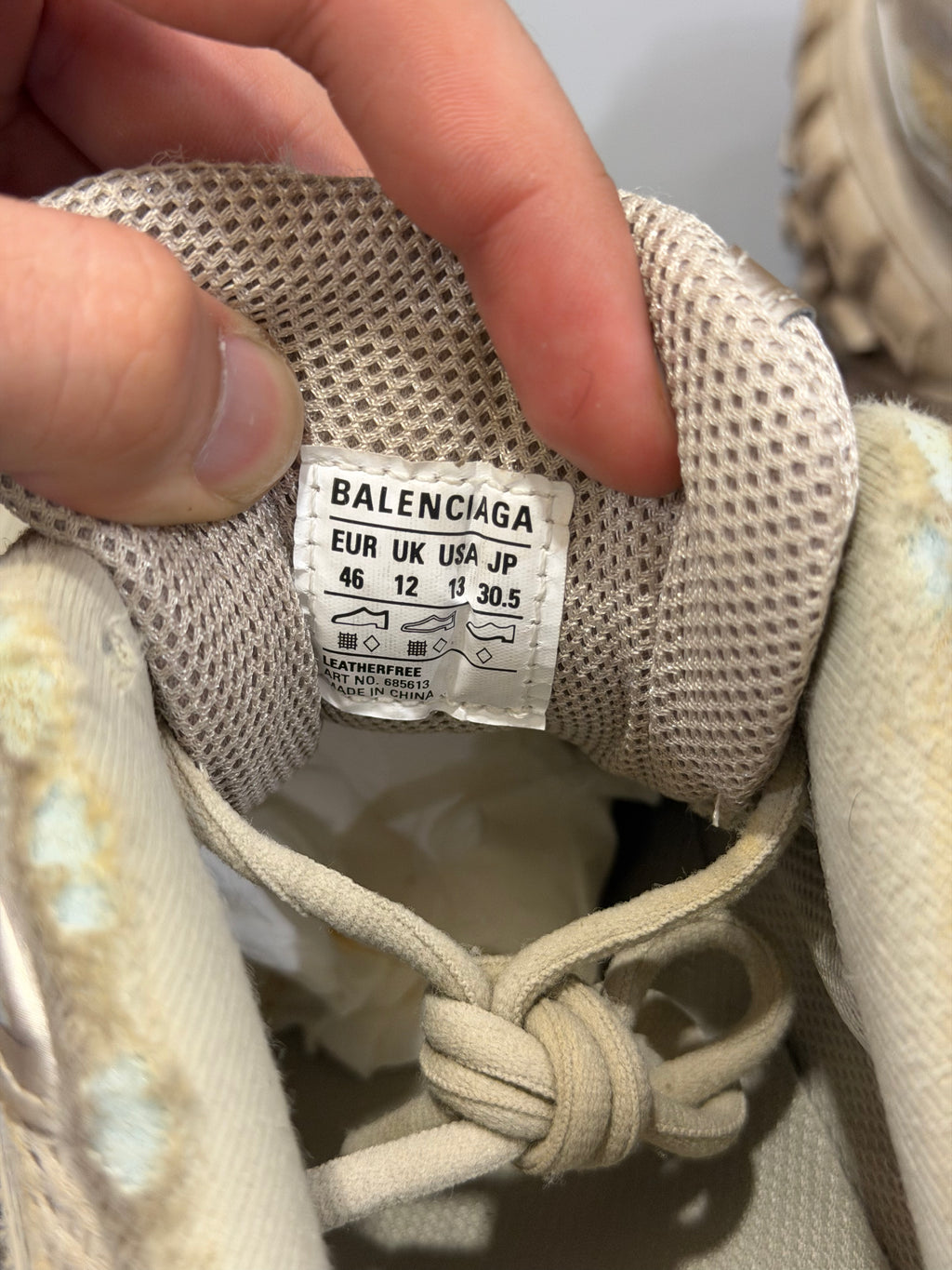 Balenciaga Defender/Bouncer Worn Out Sneaker - Beige Destroyed