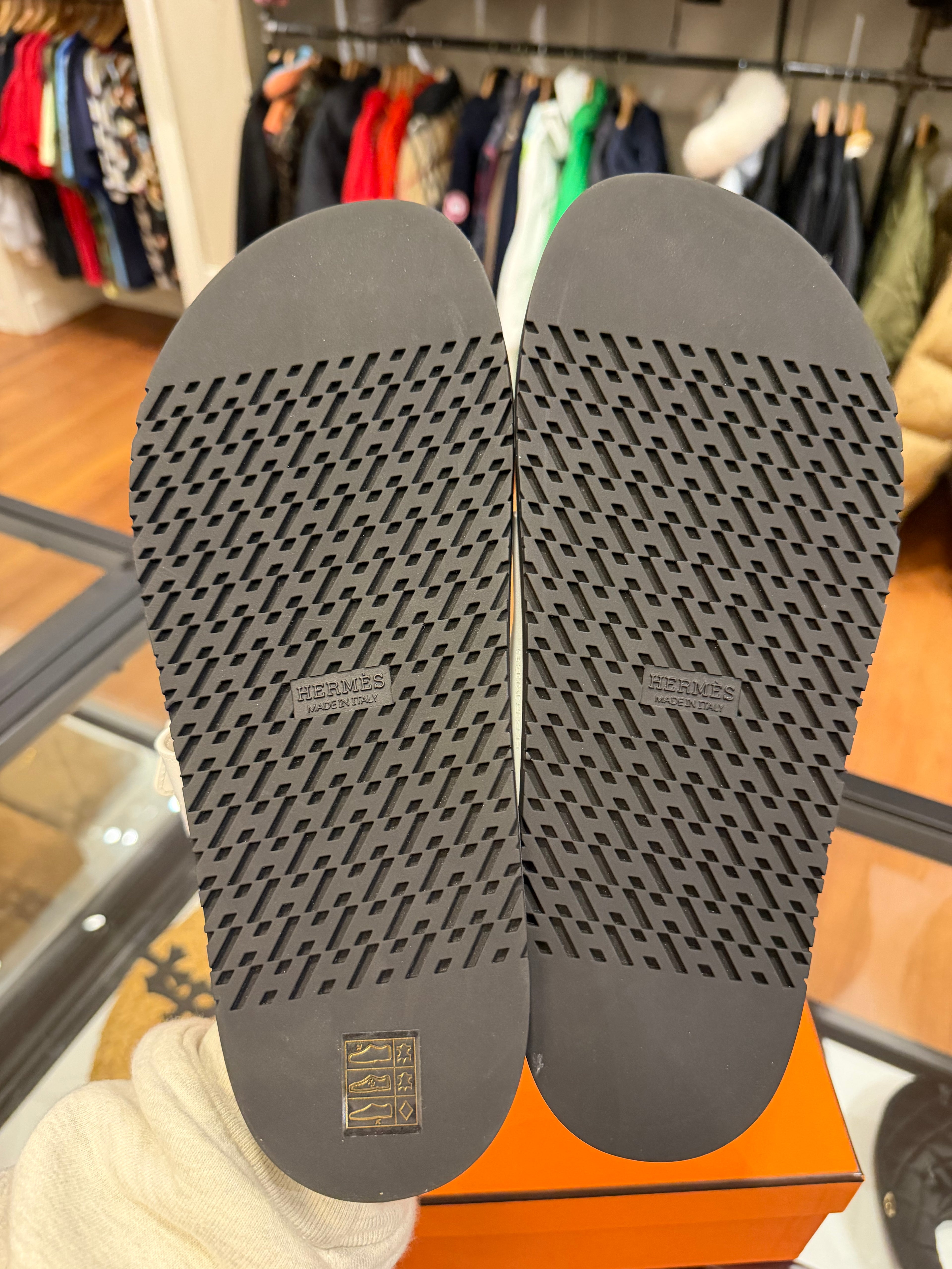 Hermès Chypre Sandals - White