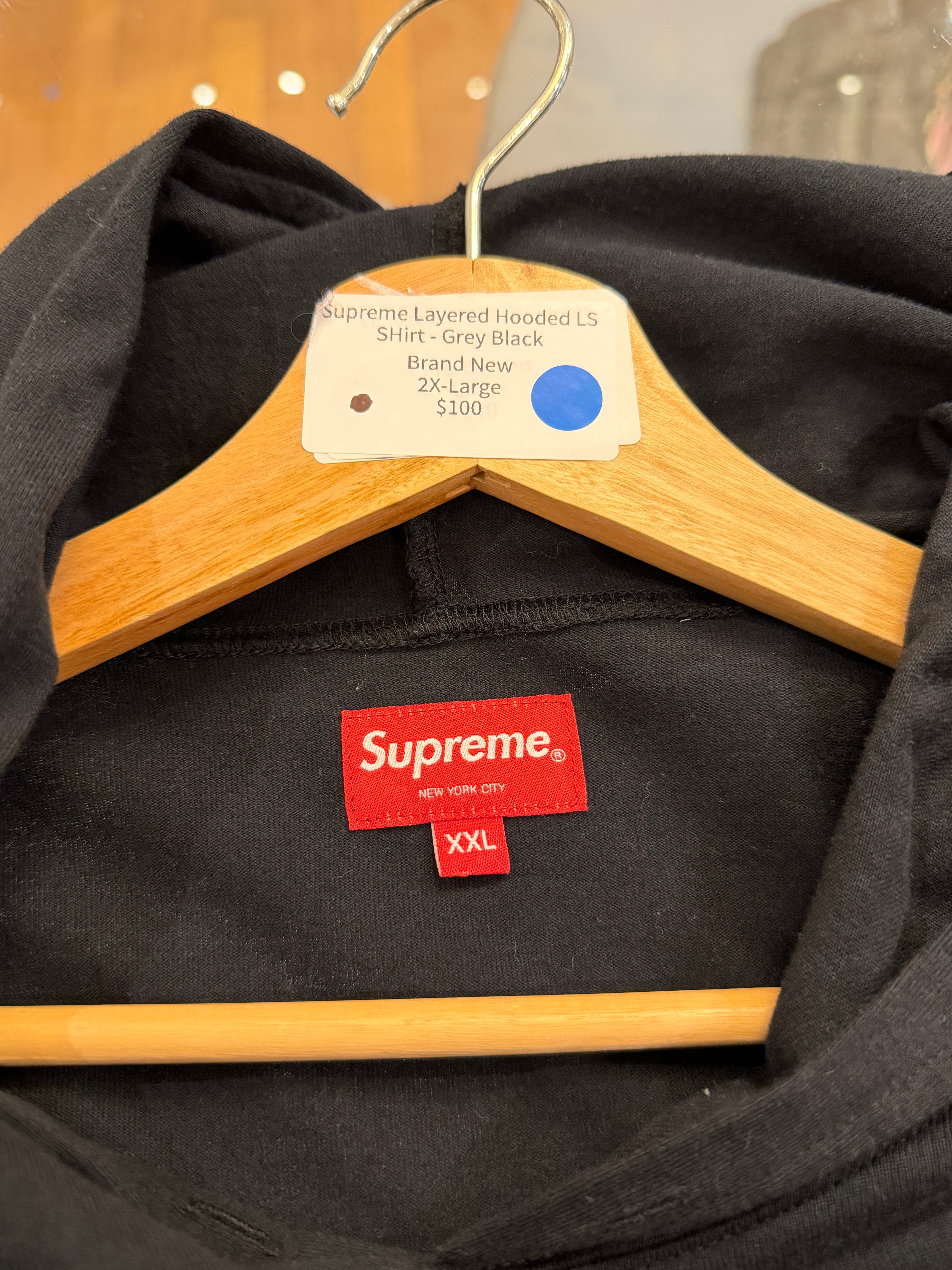 Supreme Layered Hooded LS
SHirt - Grey Black