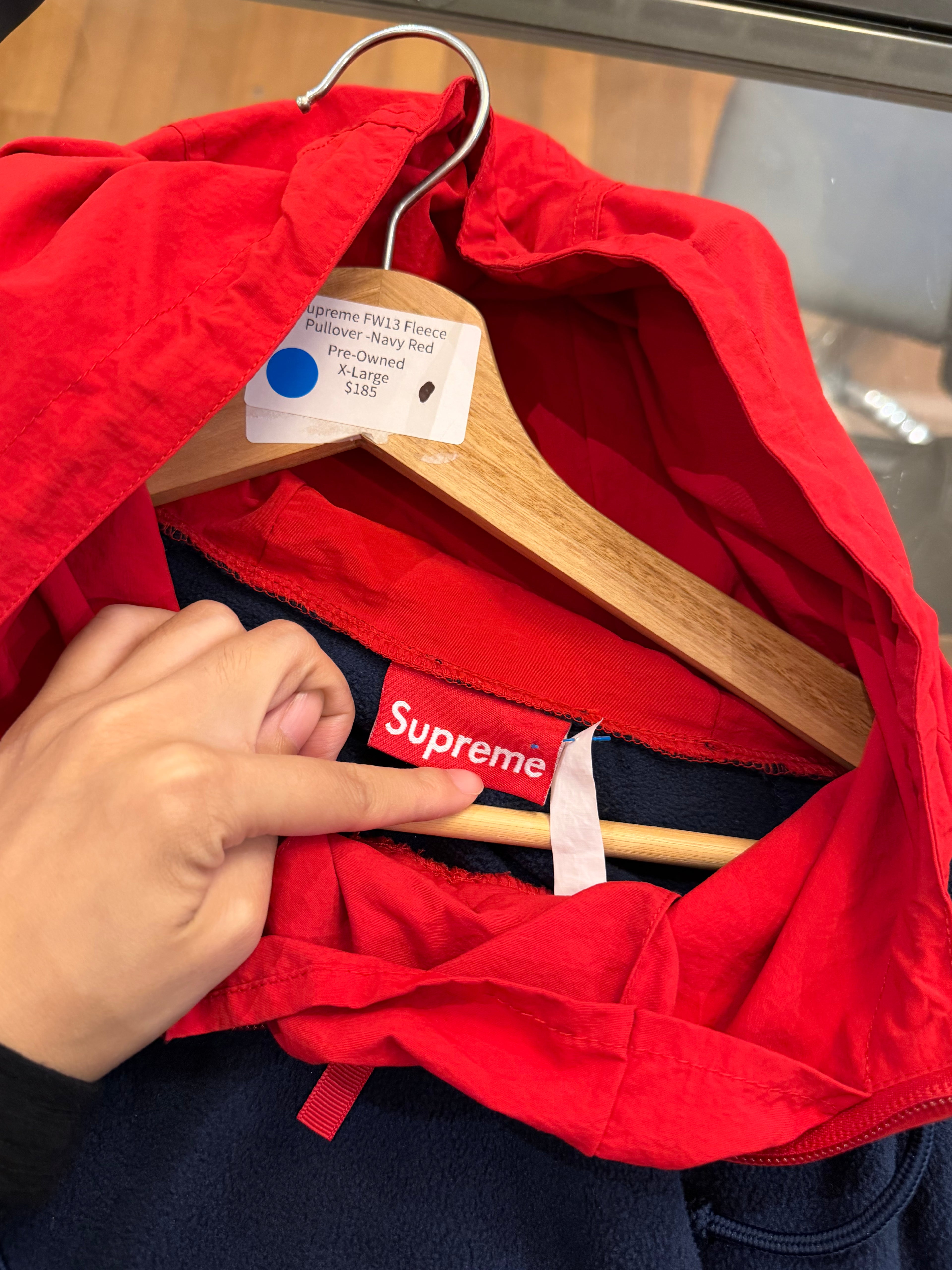 Supreme FW13 Fleece
Pullover -Navy Red